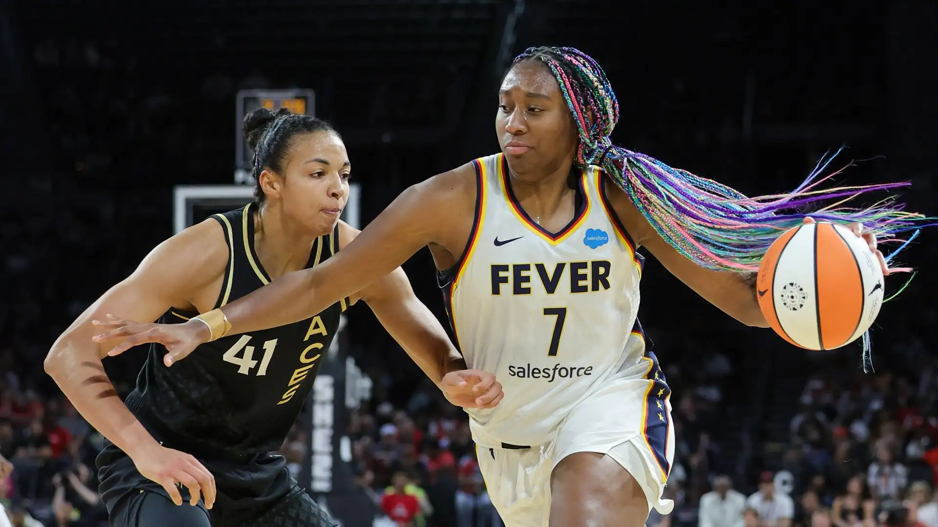 Ha vinto sia nel 2022 che nel 2023 il Naismith Defensive Player of the Year 