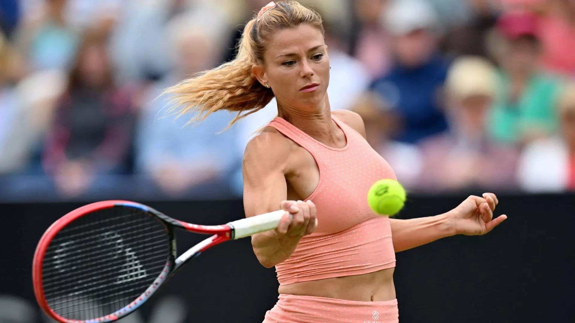 Camila Giorgi si ferma sul più bello ad Eastbourne