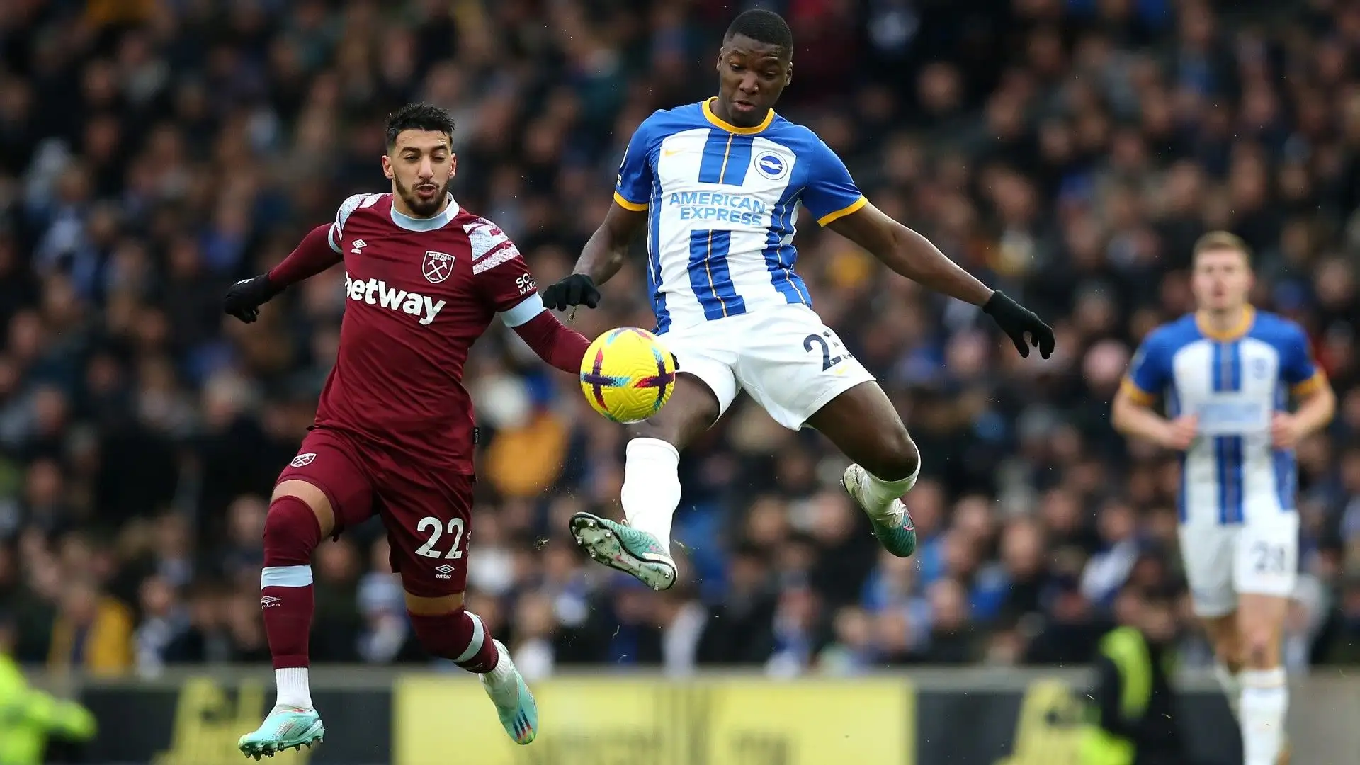 Stando alle informazioni riportate da football.london Moises Caicedo costa circa 100 milioni di euro
