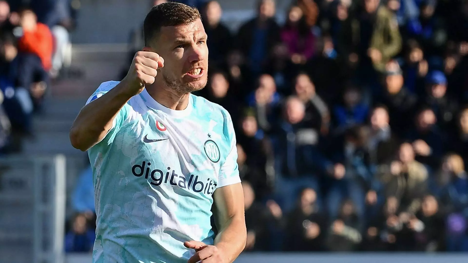 Edin Dzeko, addio all’Inter più vicino: dialogo avviato con il Fenerbahce