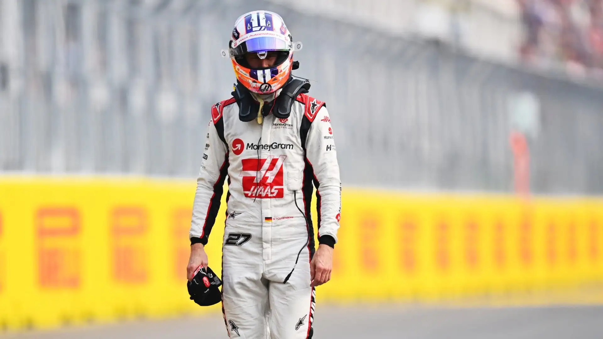 Al momento Hulkemberg è dodicesimo nella classifica piloti con 6 punti. Il suo compagno Magnussen è diciassettesimo