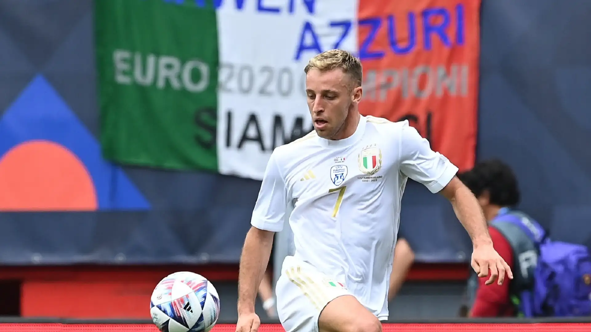 A centrocampo Davide Frattesi è il nome più caldo: l'Inter è nettamente davanti alle rivali