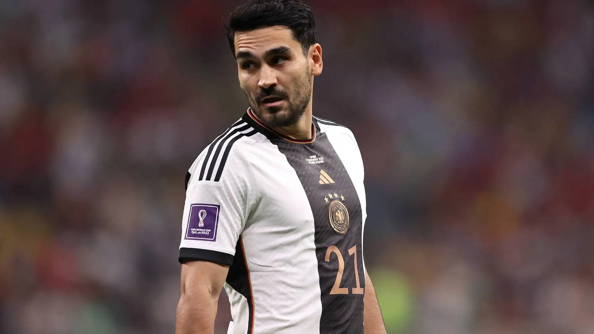 Con la Nazionale maggiore ha registrato 66 presenze, siglando 17 gol