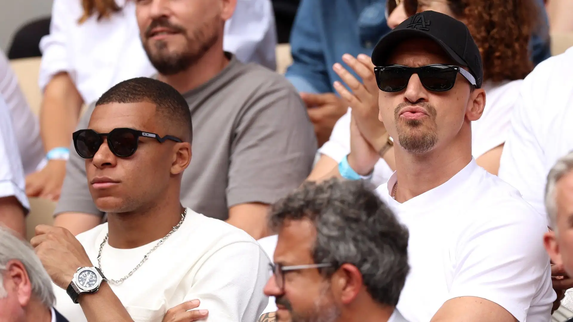 Due tifosi speciali per la finale del torneo tra Djokovic e Ruud