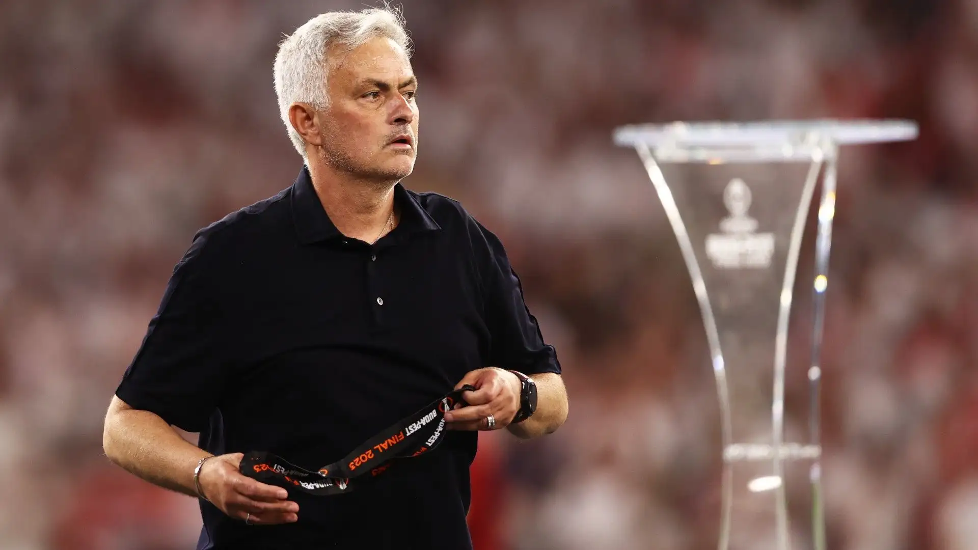 "Puoi perdere la partita ma non puoi perdere la dignità. Lamela doveva essere espulso" ha dichiarato Mourinho