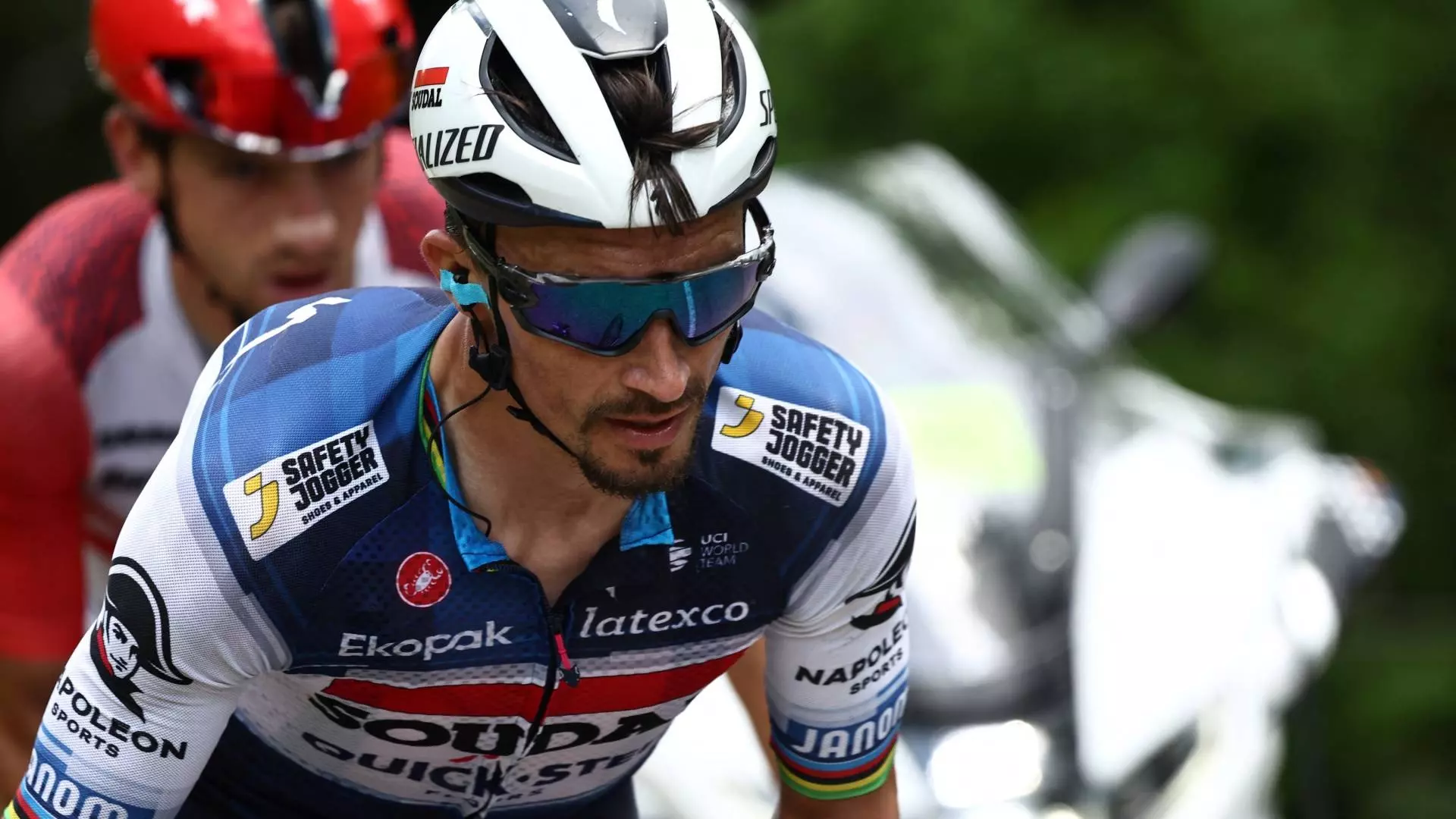 Tour de France, Julian Alaphilippe avvisa i rivali