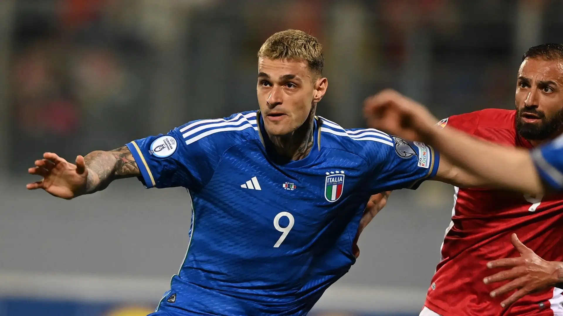 Gianluca Scamacca del West Ham è un'altra opzione sul tavolo dei bianconeri, che hanno chieso informazioni. E' richiesto anche da Milan e Roma.