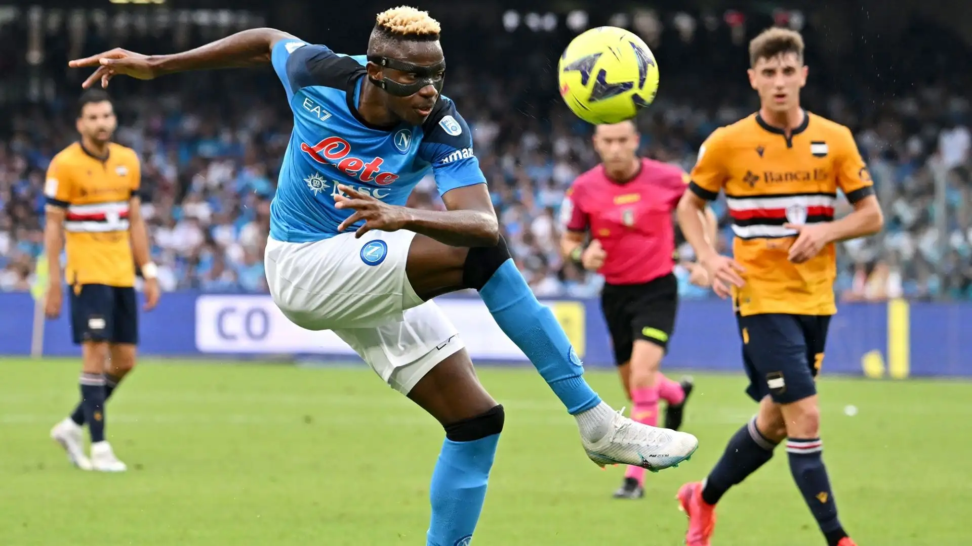 Victor Osimhen (Napoli): il cannoniere del Napoli scudettato ha ammiratori in Inghilterra come altrove. Il Manchester United è in pressing ma gli oltre 100 milioni richiesti sono troppi anche per i Red Devils