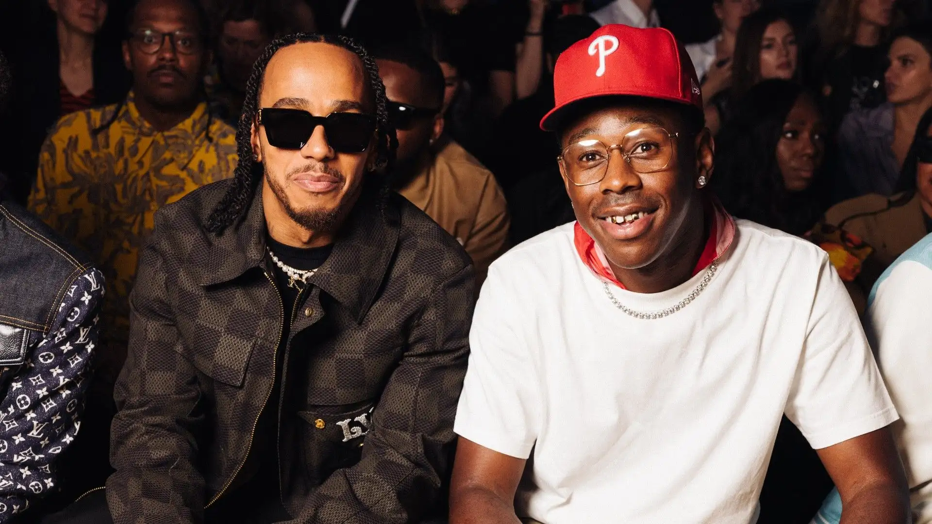 Qui il pilota è seduto di fianco a Tyler the Creator, rapper, produttore discografico e stilista statunitense