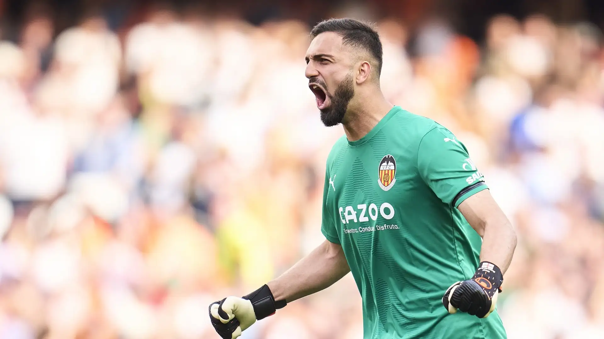 Serve un sostituto di Onana: tra i primi nomi c'è quello di Giorgi Mamardashvili, giovane portiere del Valencia
