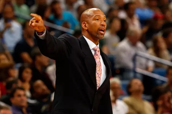 NBA, Detroit ricopre d’oro Monty Williams