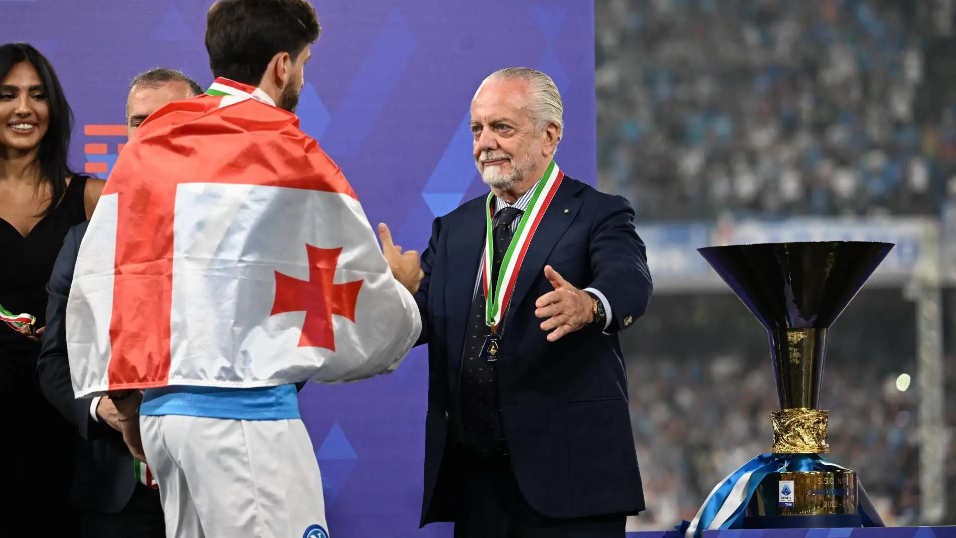E naturalmente anche con l'MVP di questo campionato: Khvicha Kvaratskhelia