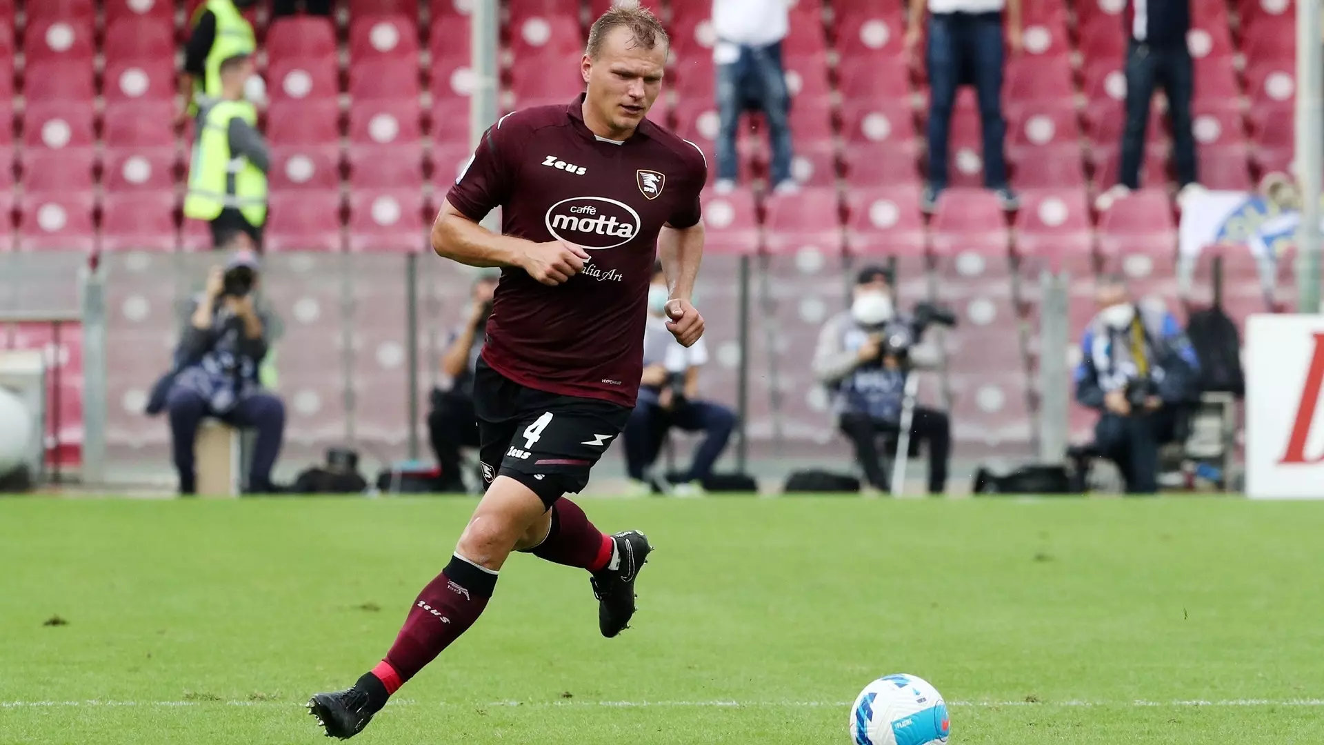 La Salernitana cede Pawel Jaroszynski a titolo definitivo