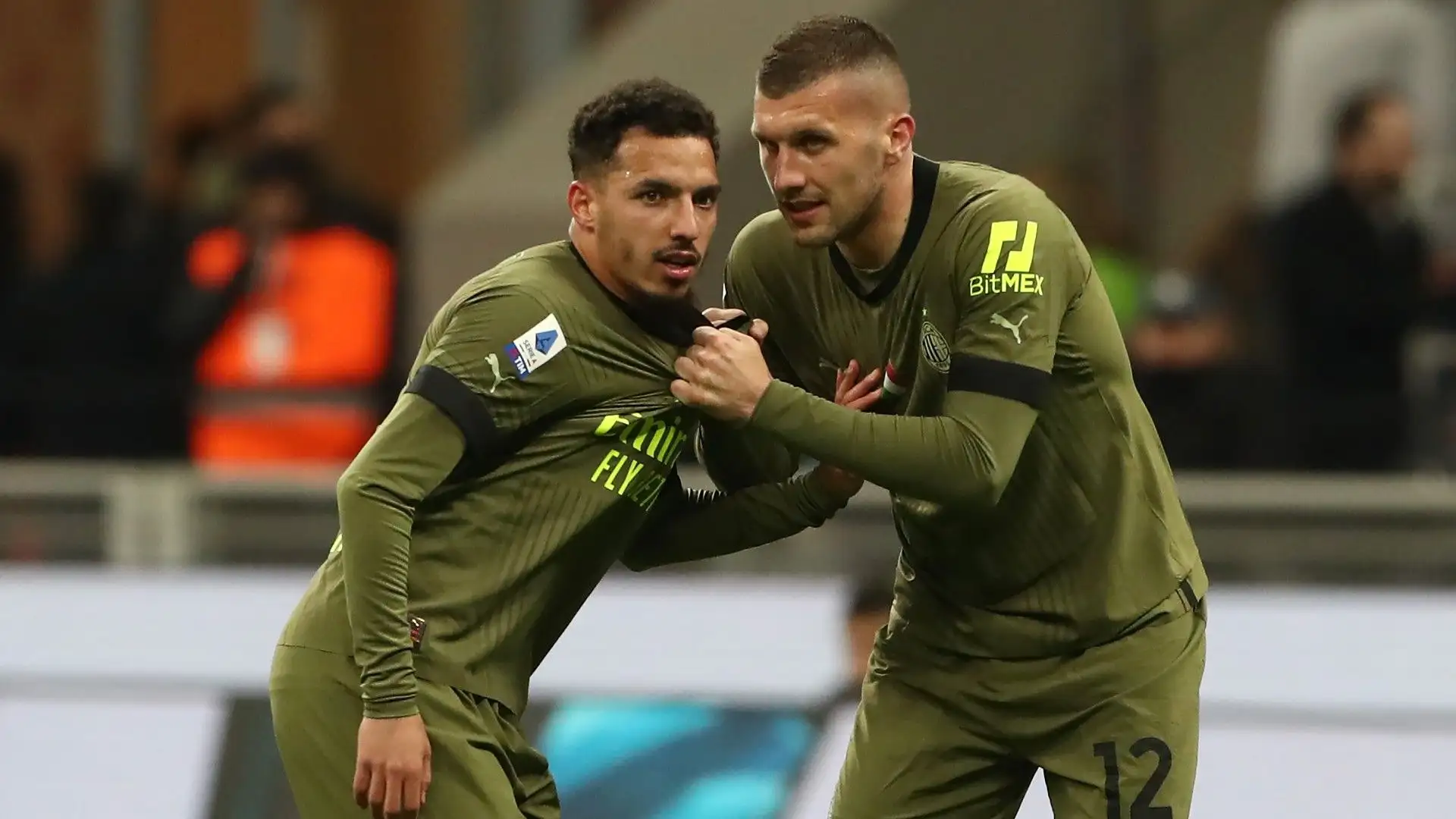 L'agente di Jovic e Rebic ha proposto a Fiorentina e Milan uno scambio tra i due calciatori
