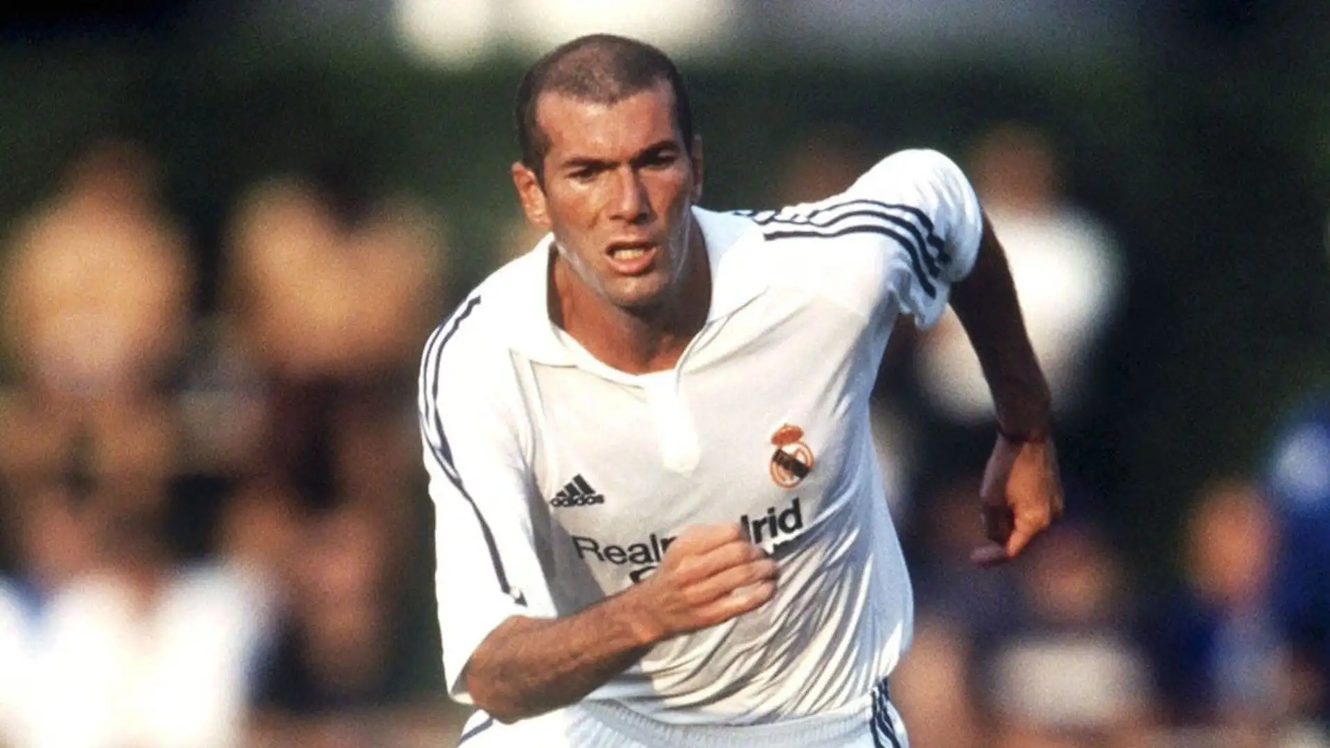 6- Zinédine Zidane, stagione 2001-2002, dalla Juventus per 77,50 milioni di euro
