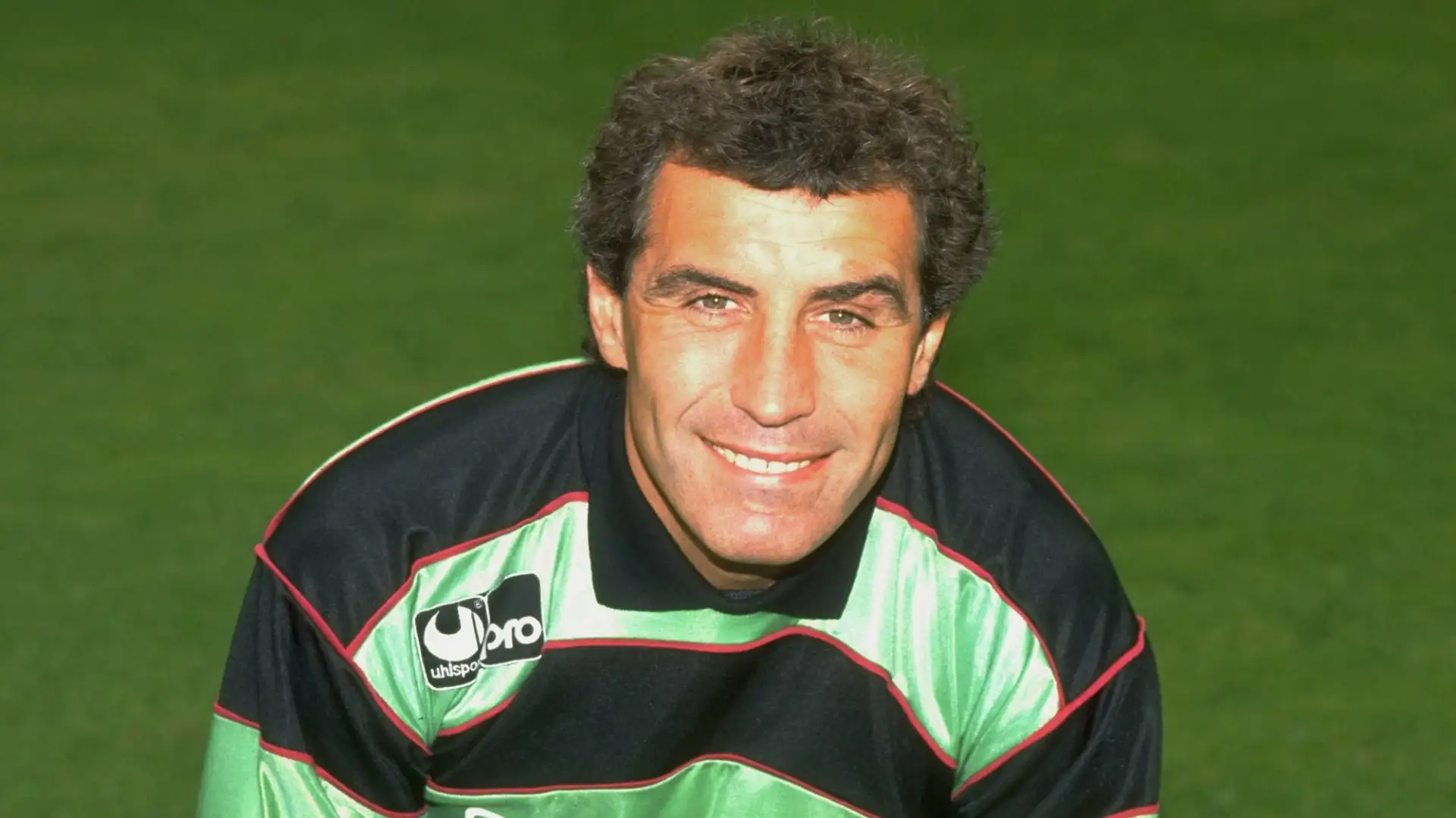 Peter Shilton (portiere, Inghilterra): 1390 partite giocate in carriera
