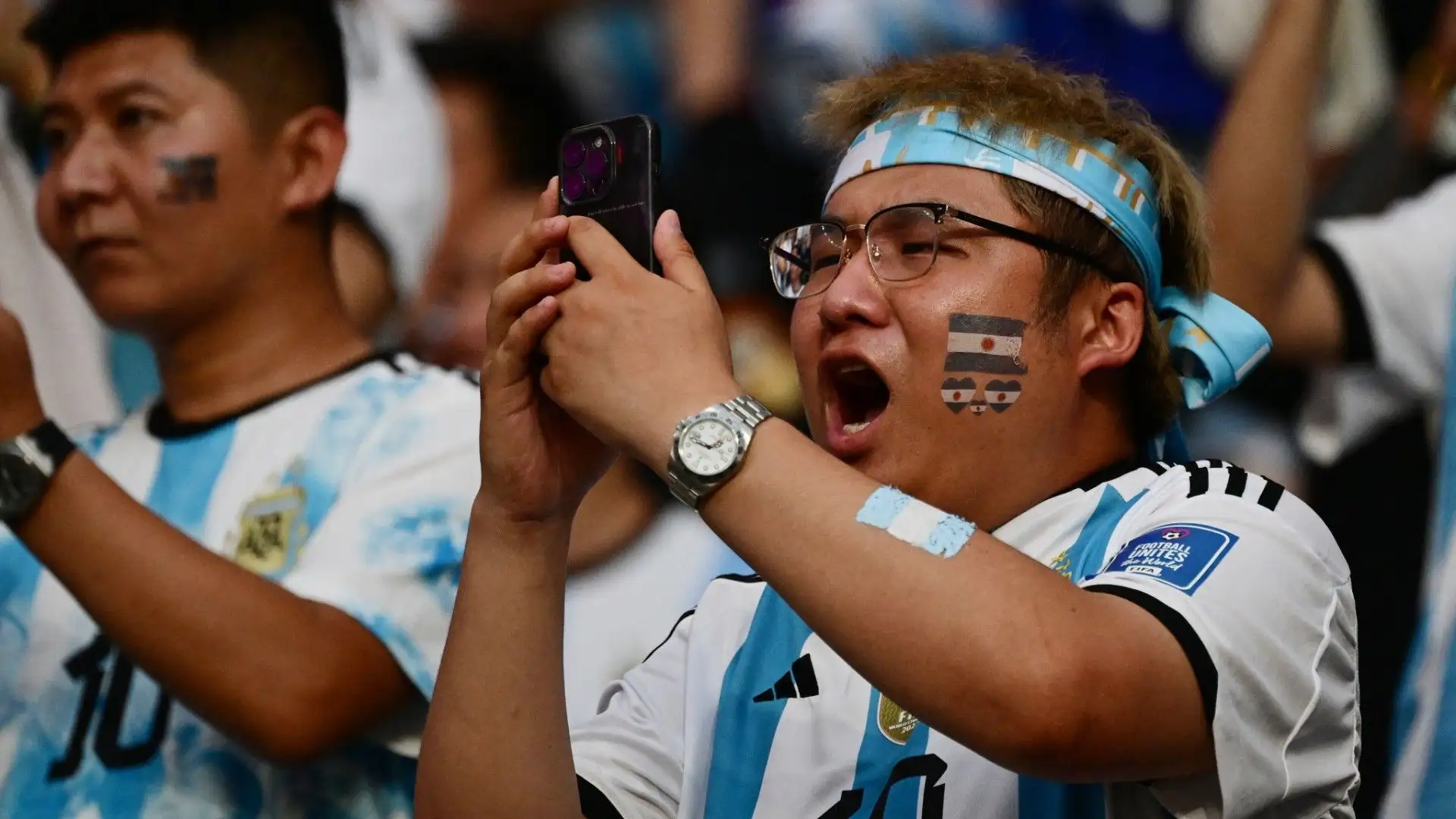 Sugli spalti tantissimi tifosi indossavano la maglia numero 10