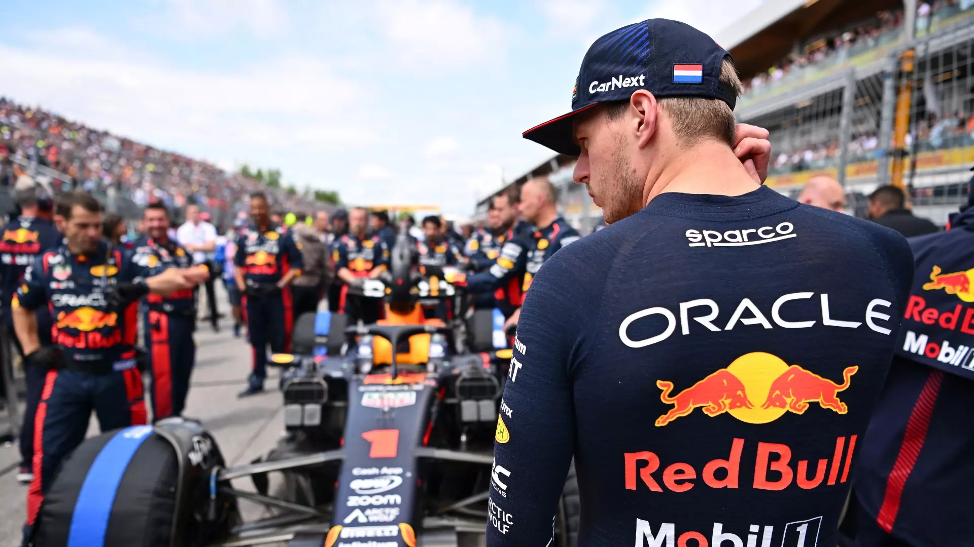 Max Verstappen frena la Red Bull e i tifosi