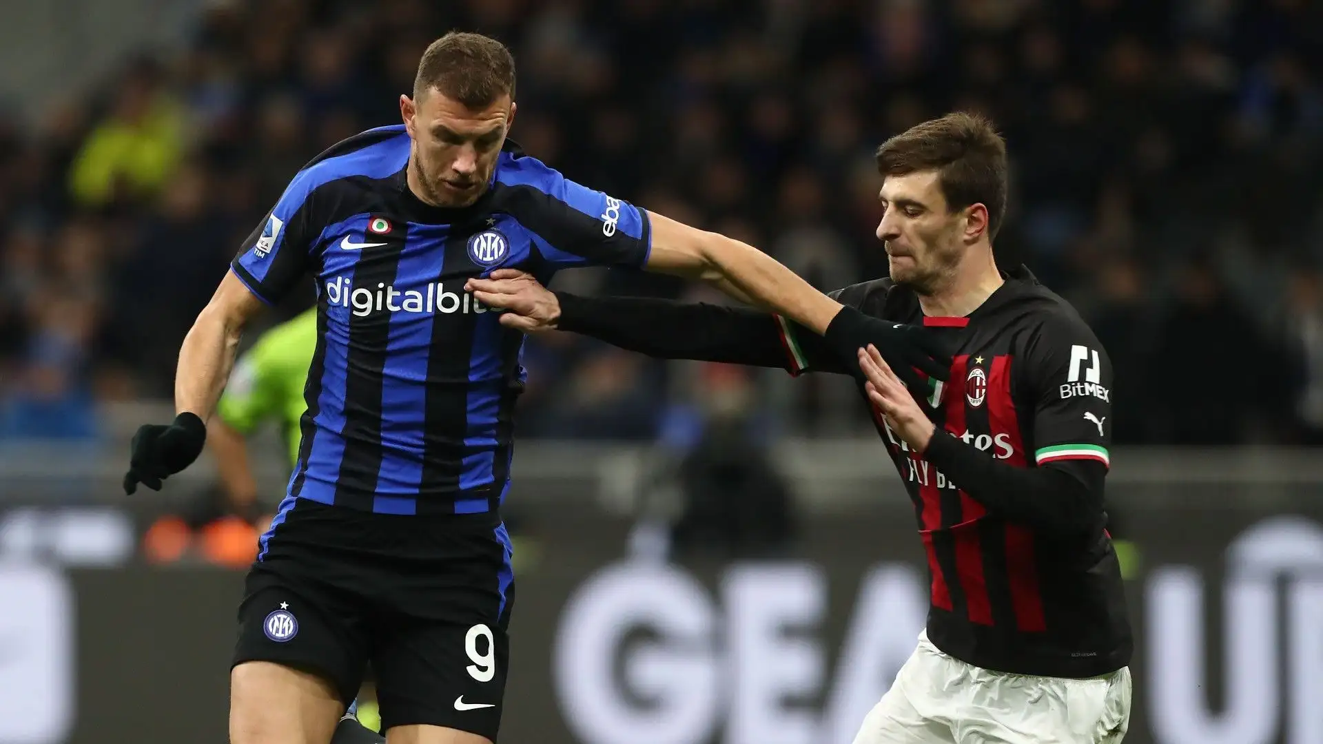 Ad esclusione della parentesi alla Lucchese (2018-2019), ha sempre vestito la maglia rossonera
