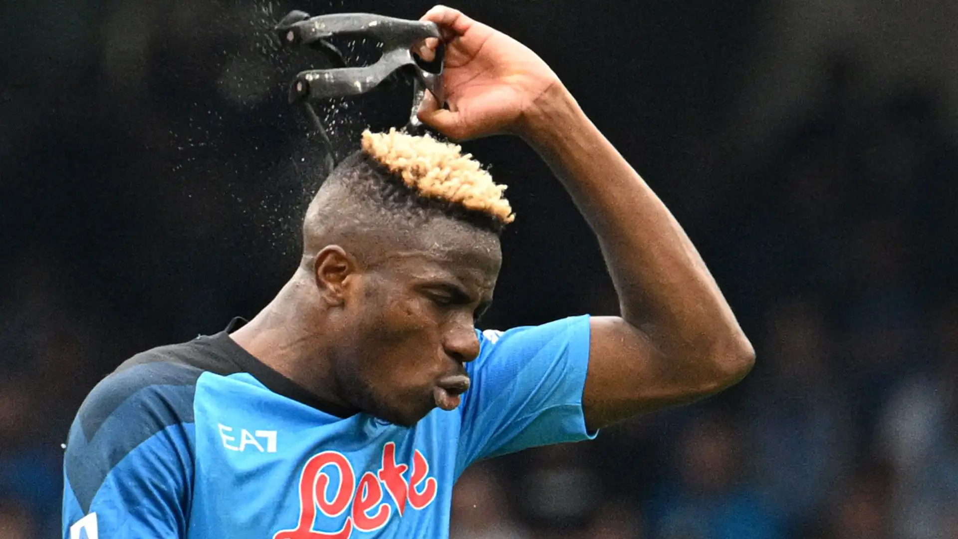 Meritatissima top ten per l'uomo scudetto del Napoli, per il quale De Laurentiis vuole una barca di soldi: Osimhen è nono