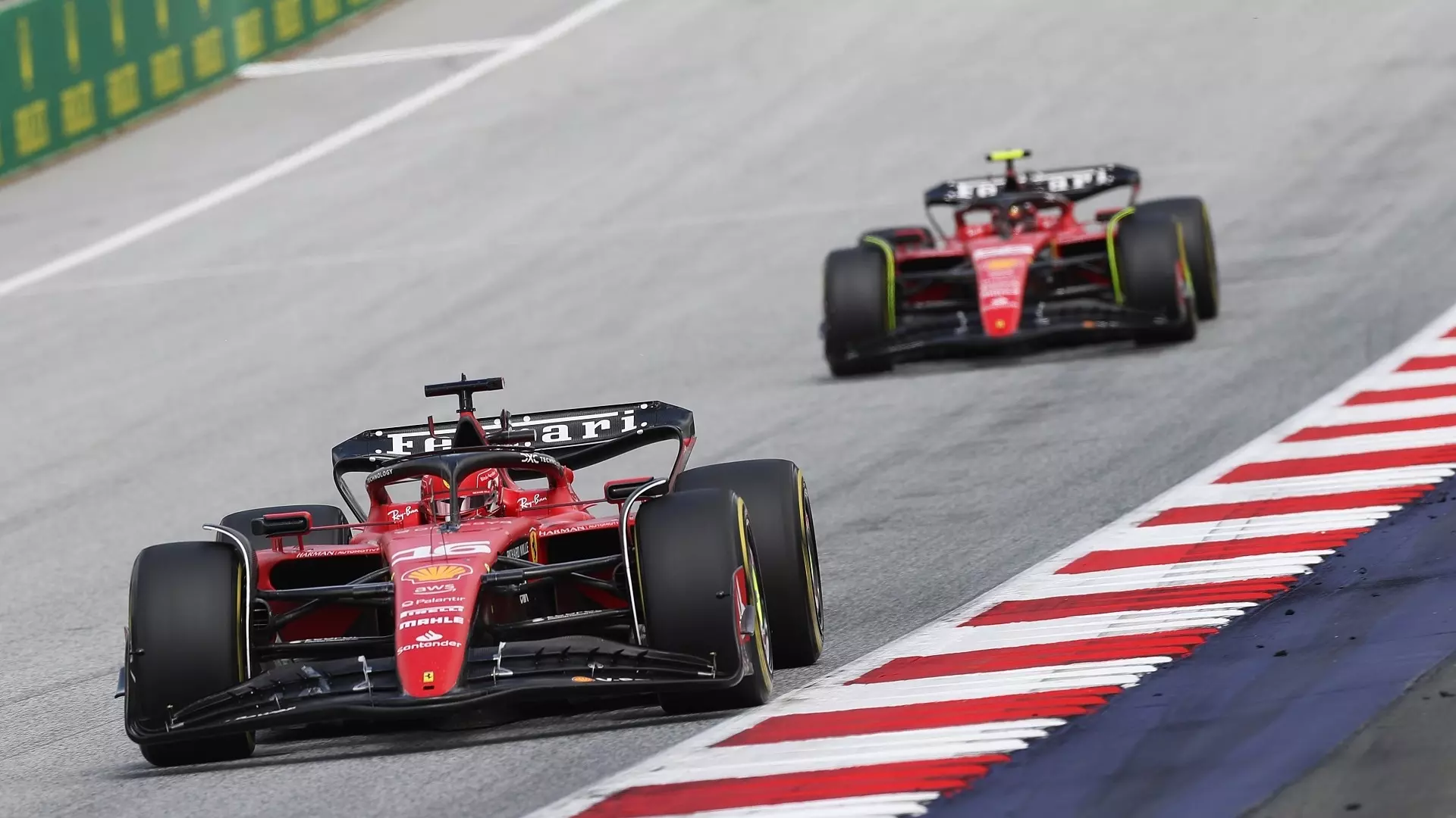 Ferrari, Charles Leclerc e Carlos Sainz speranzosi per le qualifiche di Silverstone