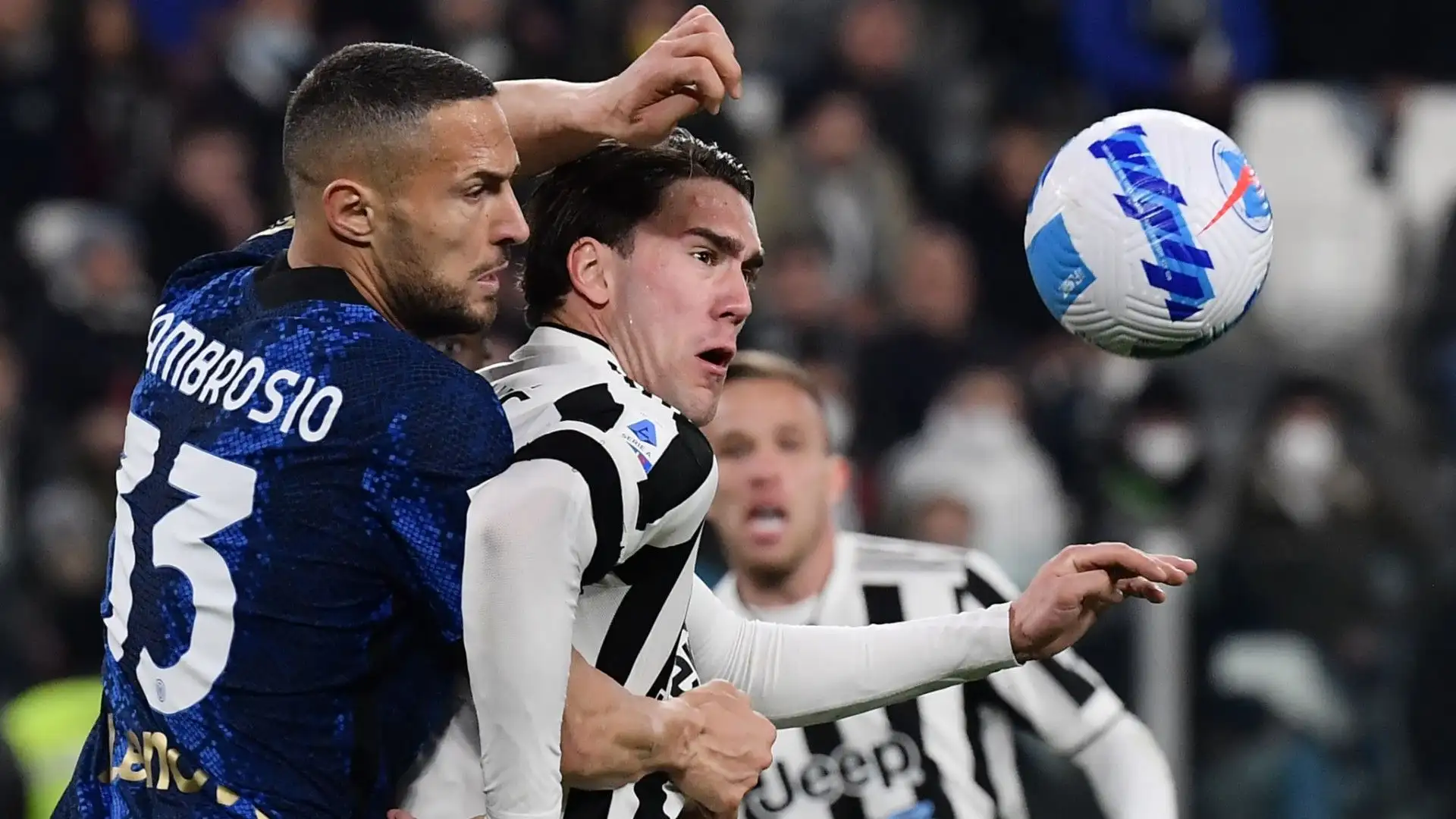 L'approdo nella Capitale permetterebbe al difensore di giocare la prossima Champions League
