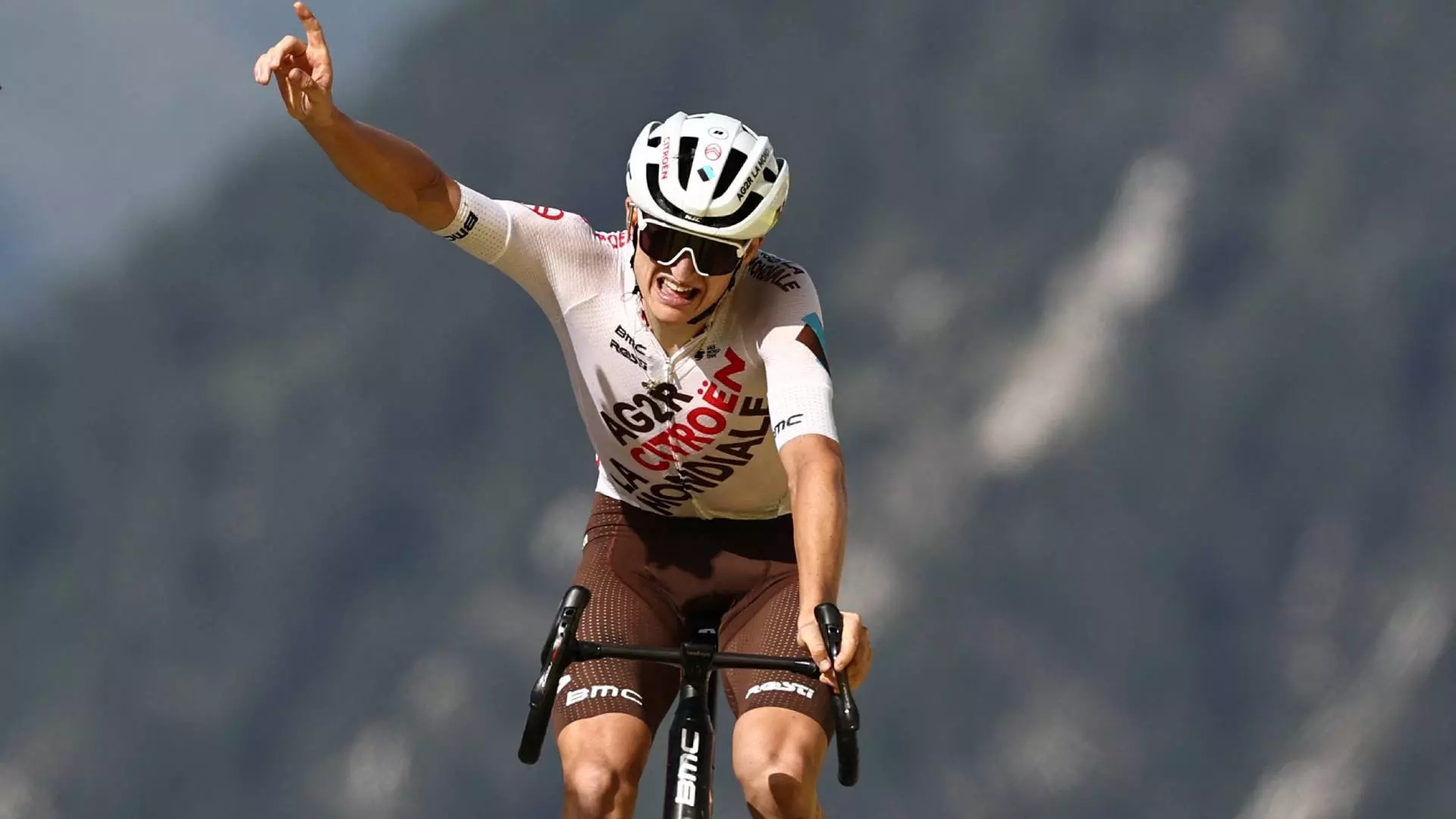 Tour de France: Gall trionfa a Courchevel, Vingegaard resta in giallo