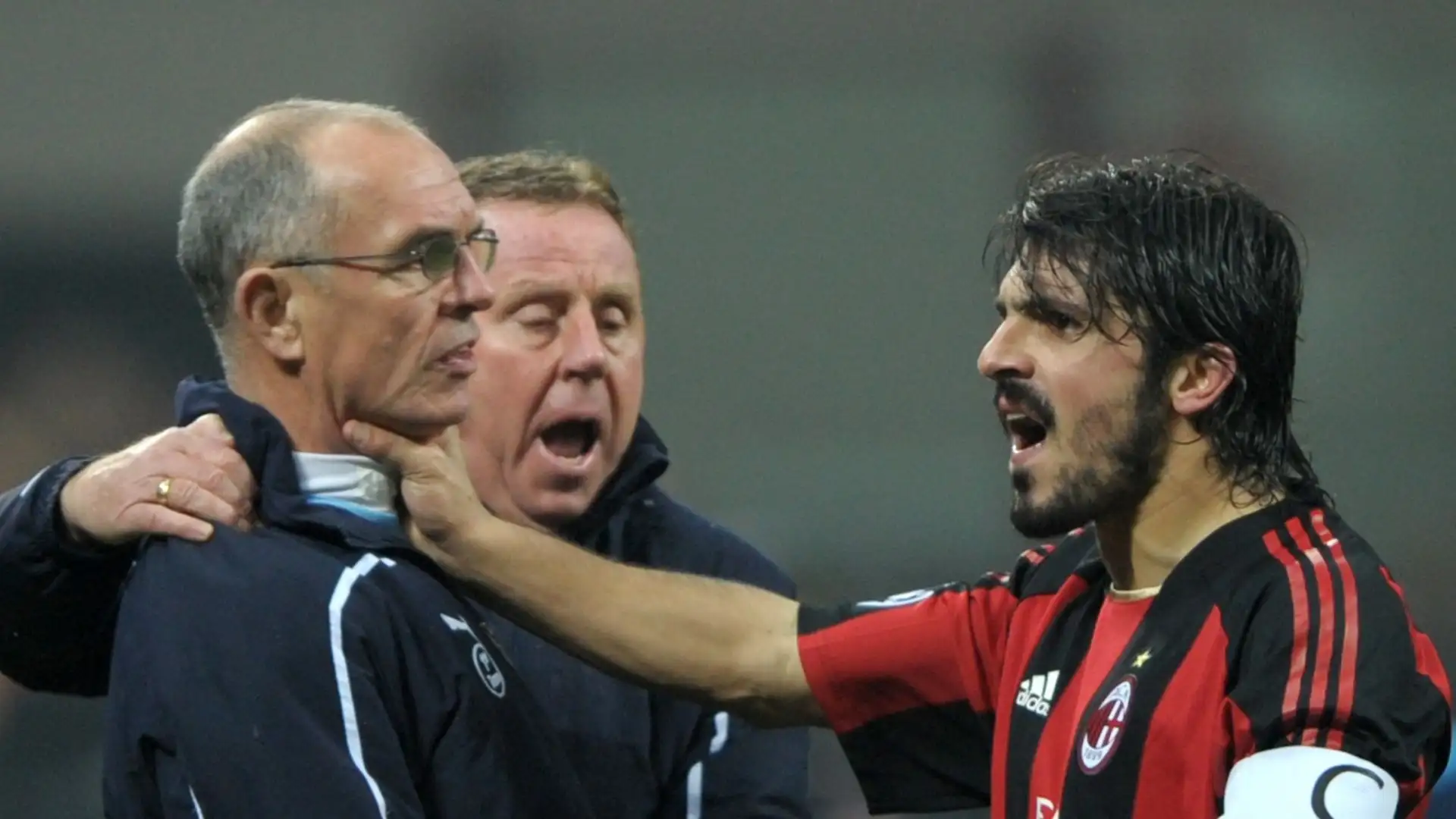 Gattuso vs Joe Jordan in Milan-Tottenham nel 2011: animi caldi al termine del match di Champions League, testata e mano sul collo da parte di Ringhio dopo gli insulti dello scozzese