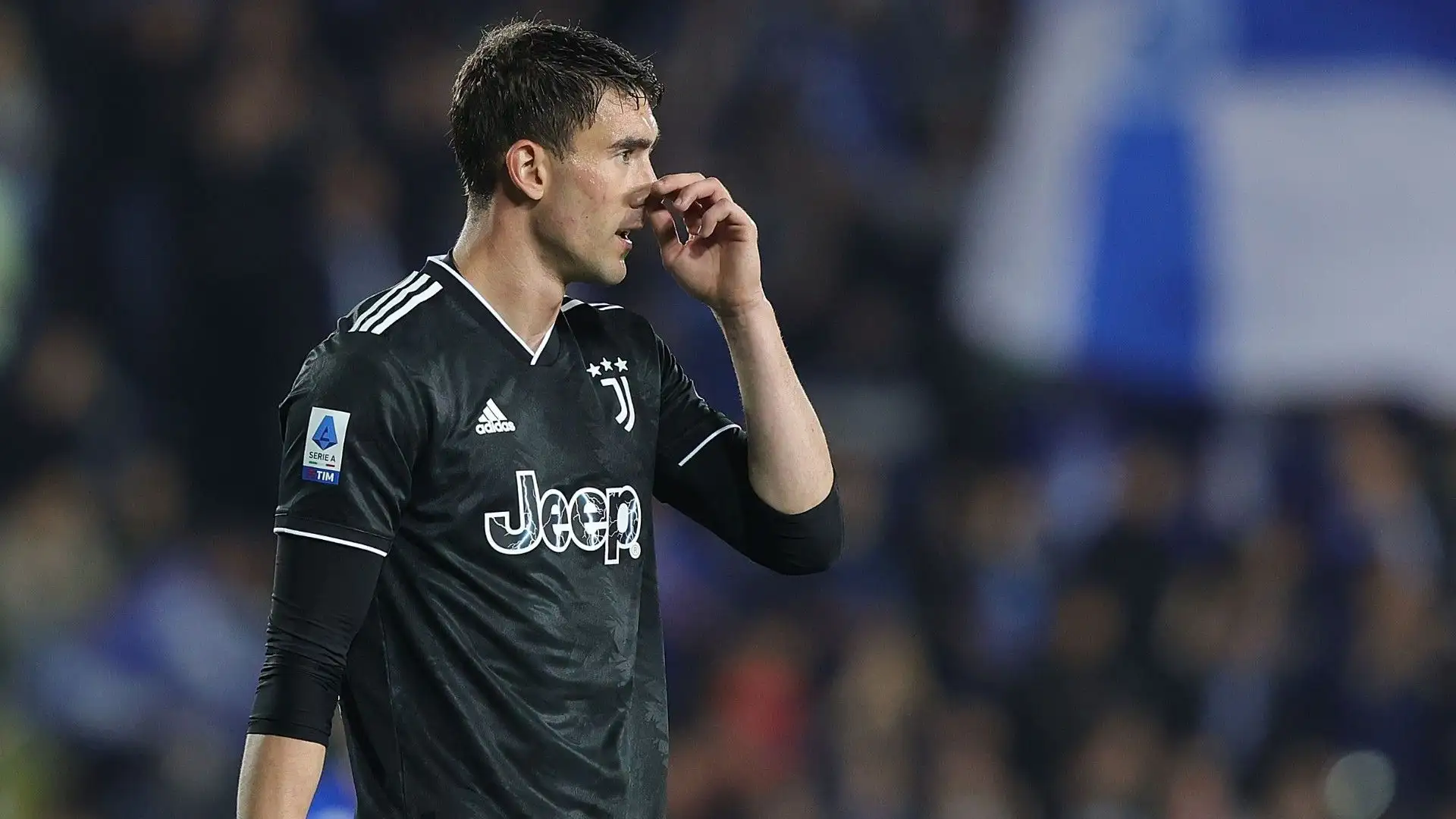 Allegri vorrebbe trattenere Dusan Vlahovic ma, in caso di offerte allettanti (almeno 80 milioni di euro), sarebbe difficile dire di no
