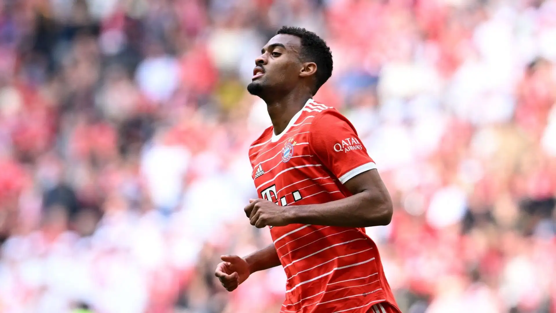 Il Bayern Monaco ha sborsato poco meno di 19 milioni di euro nel 2022 per acquistarlo dall'Ajax
