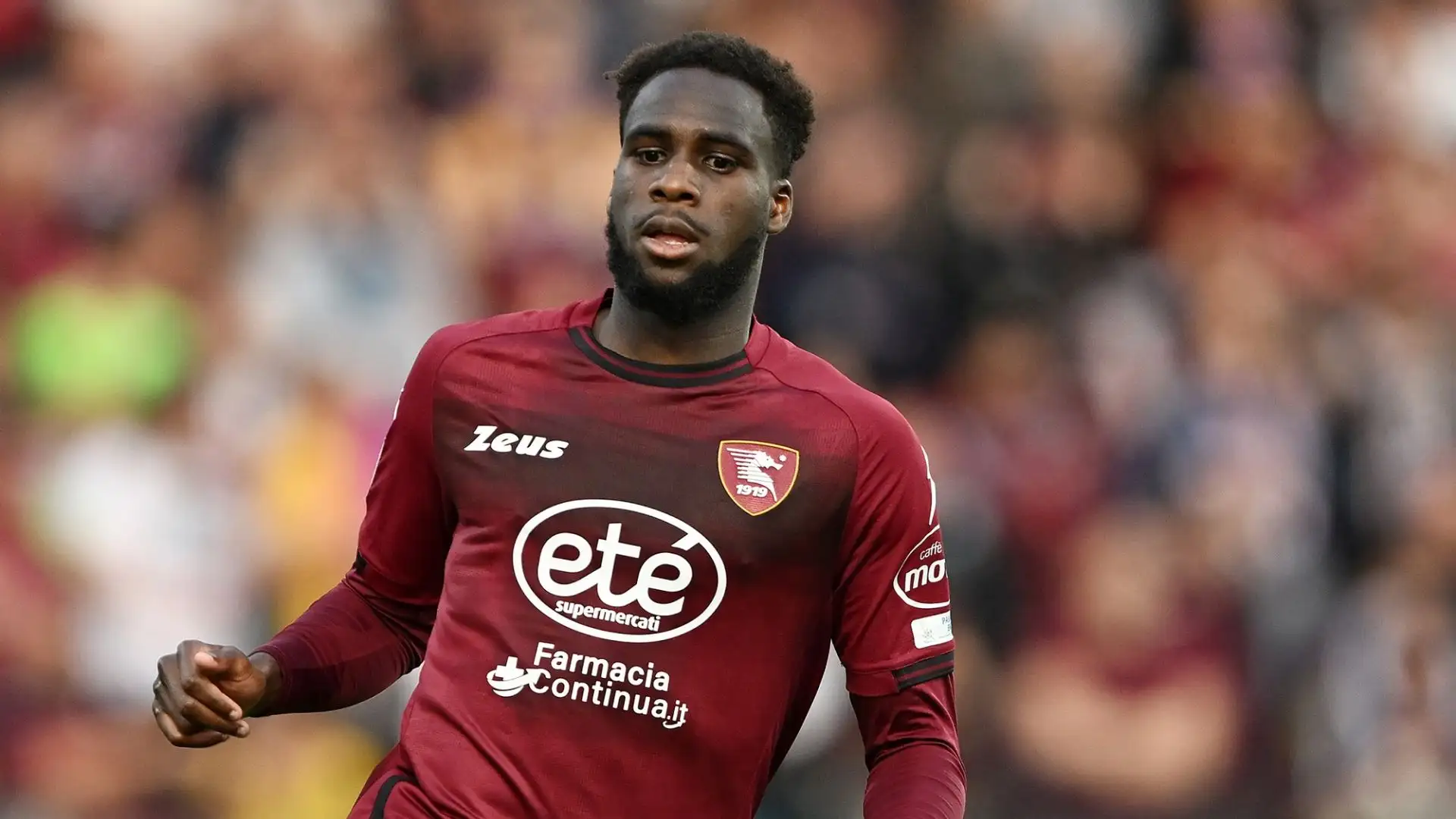 Boulaye Dia sembra l'opzione perfetta per il Milan: reduce da un primo anno di Serie A da 10 e lode con 16 reti in 33 partite, ha una clausola rescissoria abbordabile per il Diavolo, intorno ai 25 milioni di euro.