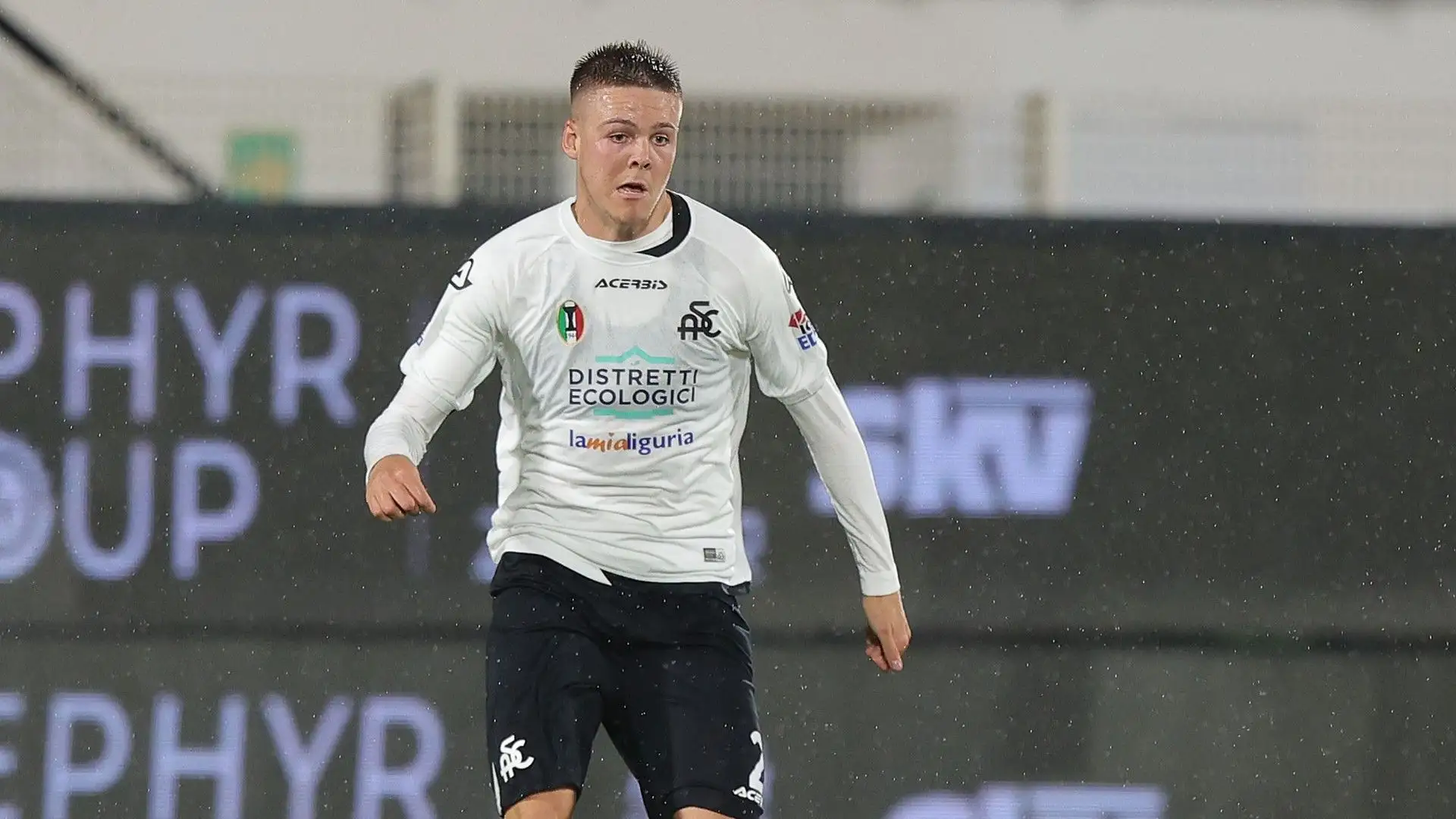 Nell'ultima stagione Holm ha collezionato 1 gol e 2 assist in 23 partite
