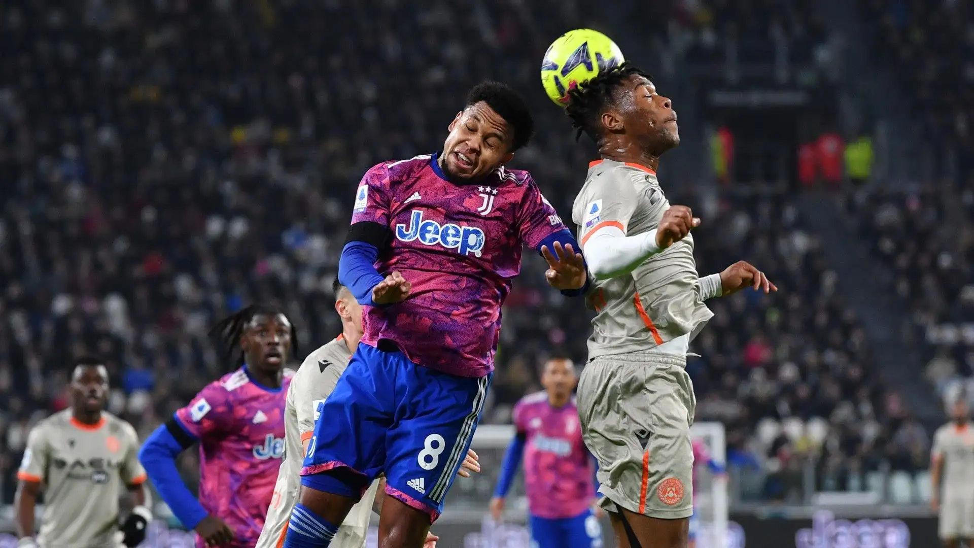 Negli ultimi mesi il centrocampista ha giocato al Leeds
