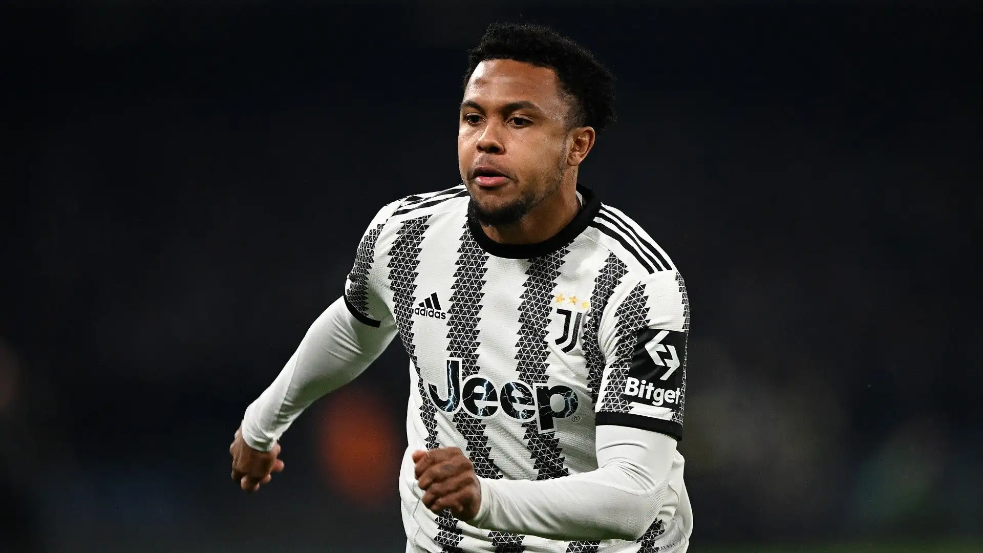 Un altro centrocampista che con ogni probabilità non vedremo nella Juve 2023-2024 è Arthur: si attendono sviluppi
