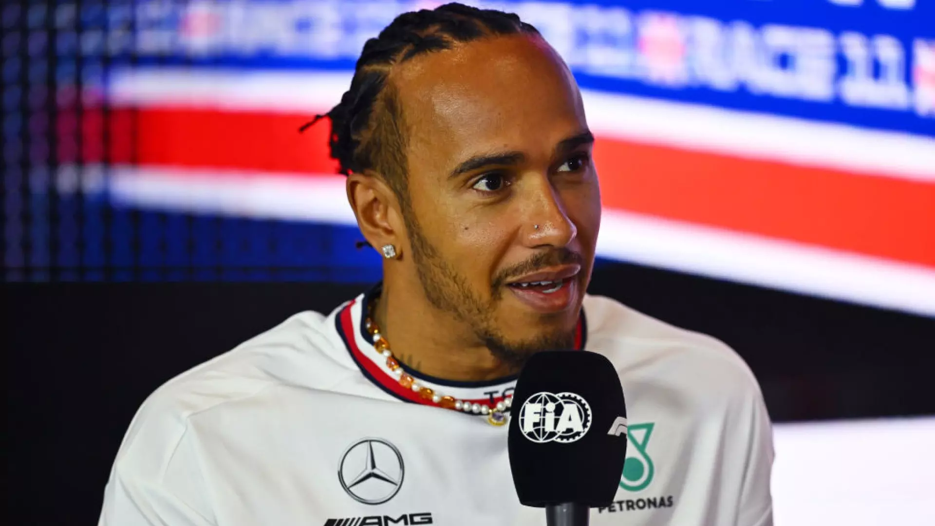 Lewis Hamilton senza giri di parole sul rinnovo di contratto