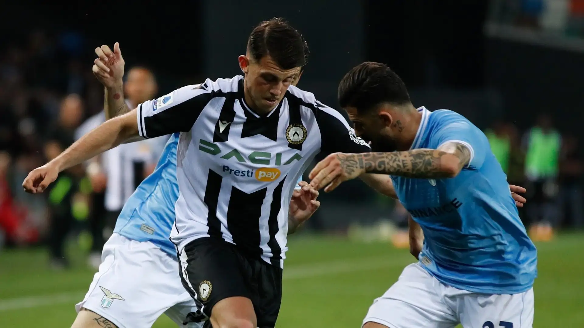 Lazar Samardzic ha un contratto con il club friulano fino al 2026

