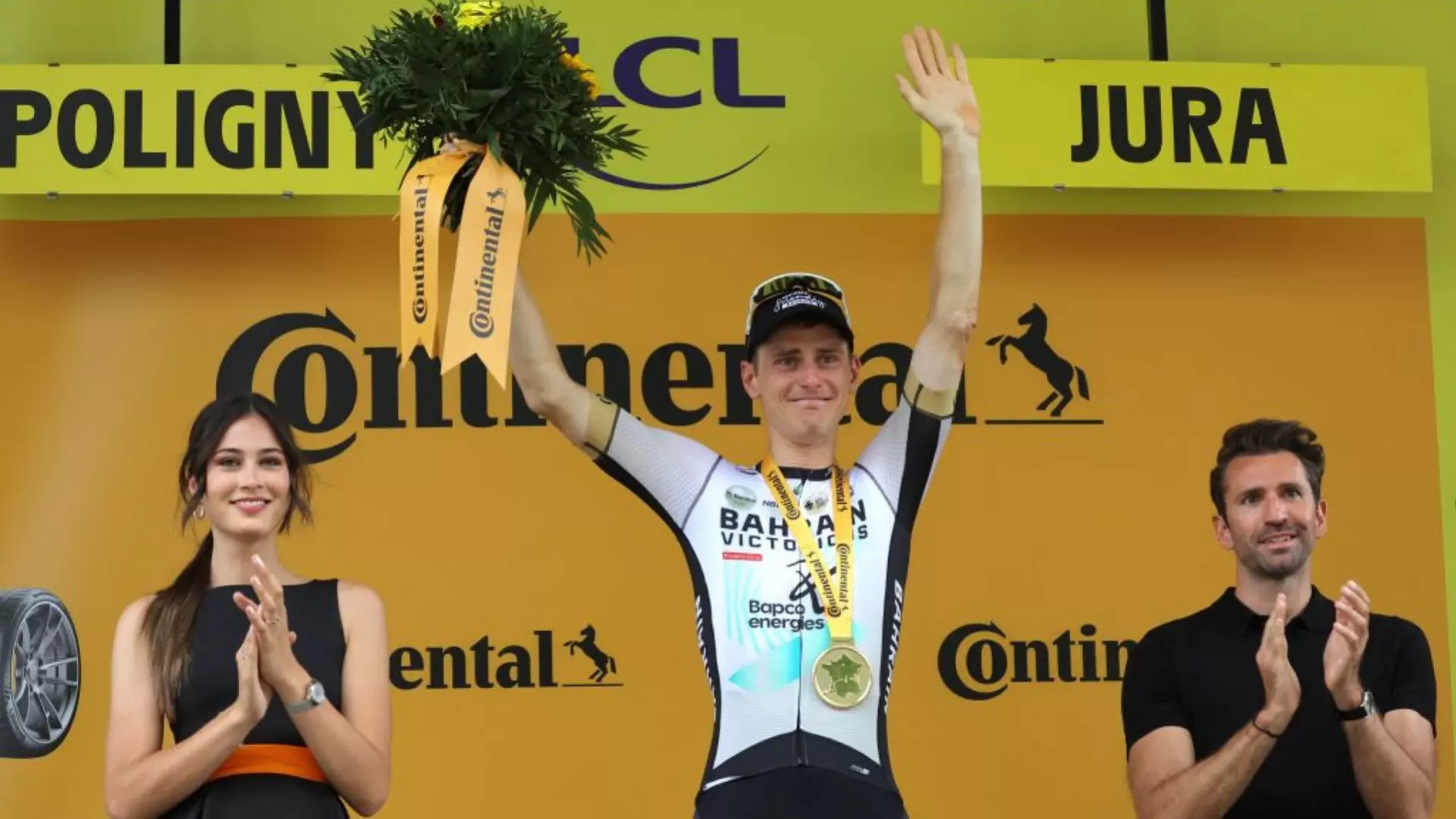 Tour de France: Mohoric trionfa a Poligny, Vingegaard ancora in giallo