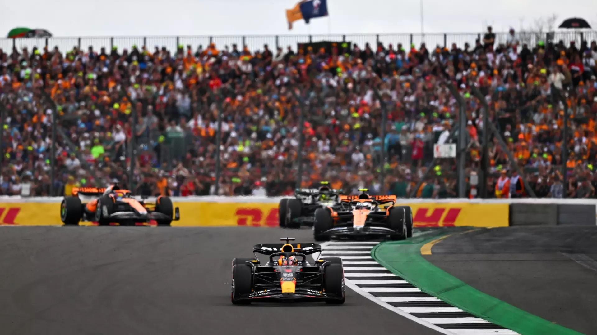 F1, Silverstone: Verstappen cannibale, Norris-Hamilton sul podio. Delusione per Leclerc e Sainz