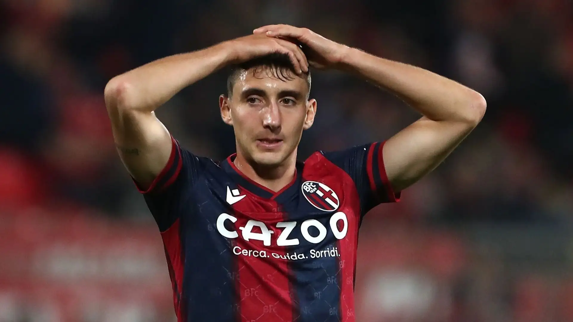 Nell'ultima stagione il terzino ha giocato al Bologna in prestito
