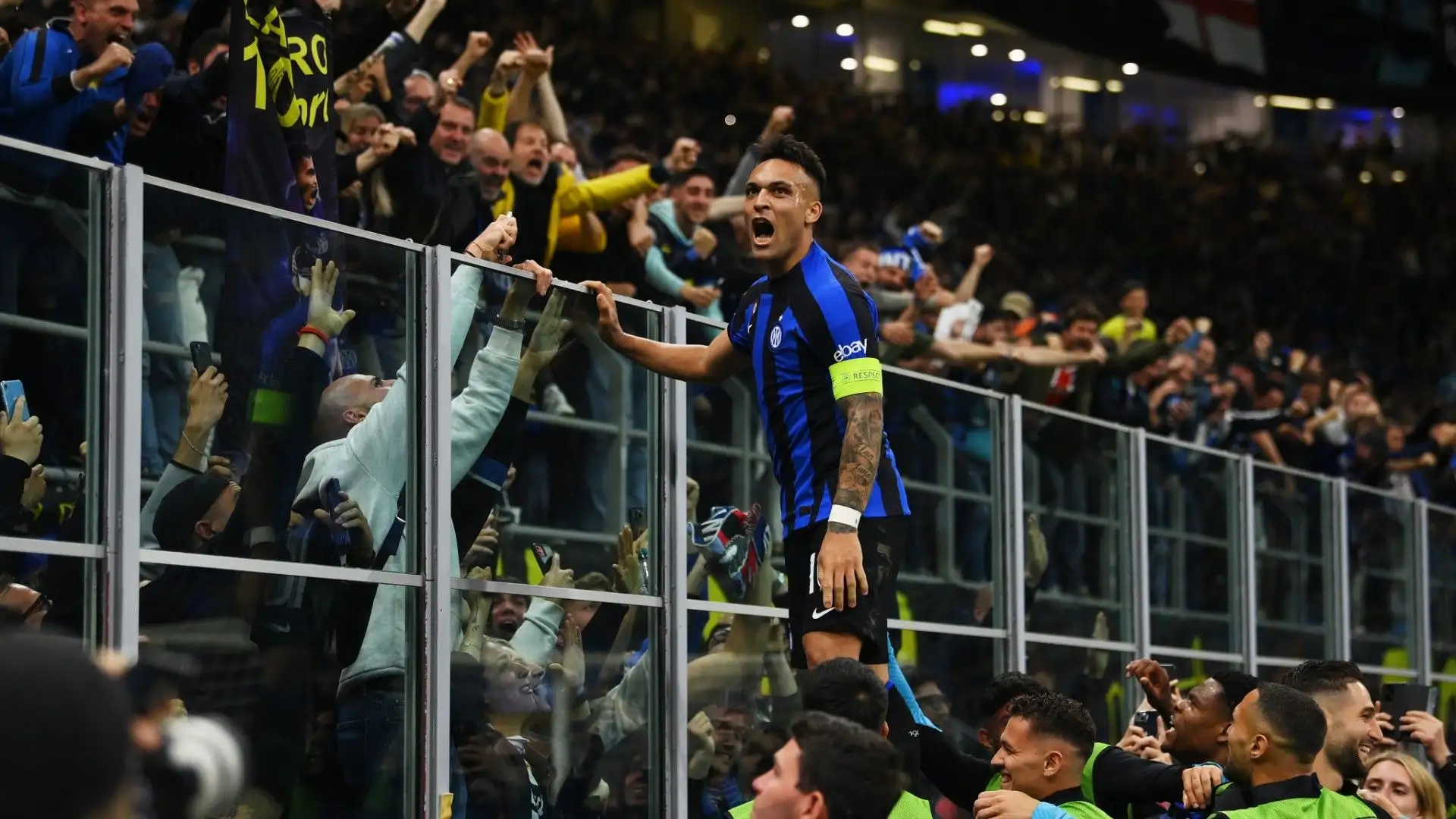 Il calciatore sta benissimo a Milano ed è l'idolo dei tifosi nerazzurri
