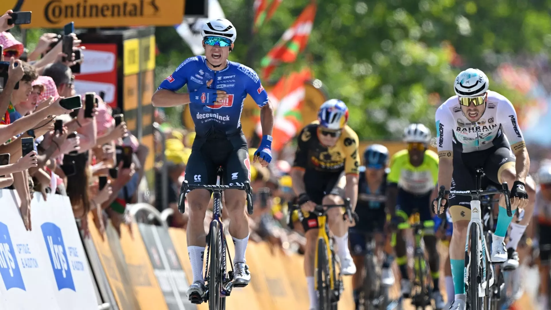 Tour de France, Jasper Philipsen vince la prima volata