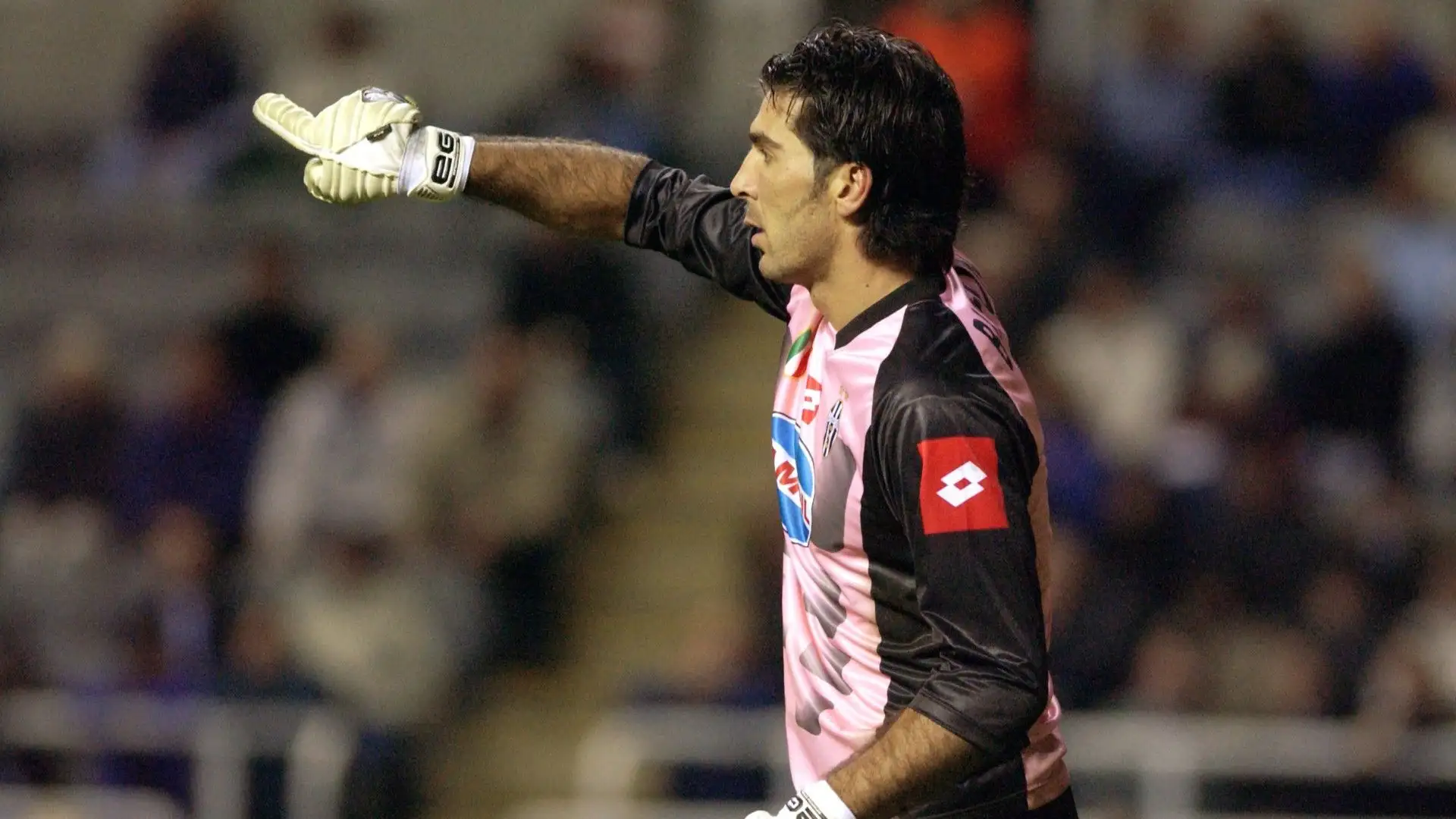 4- Gianluigi Buffon, dal Parma alla Juventus nella stagione 2001-2002 per 52,88 milioni di euro
