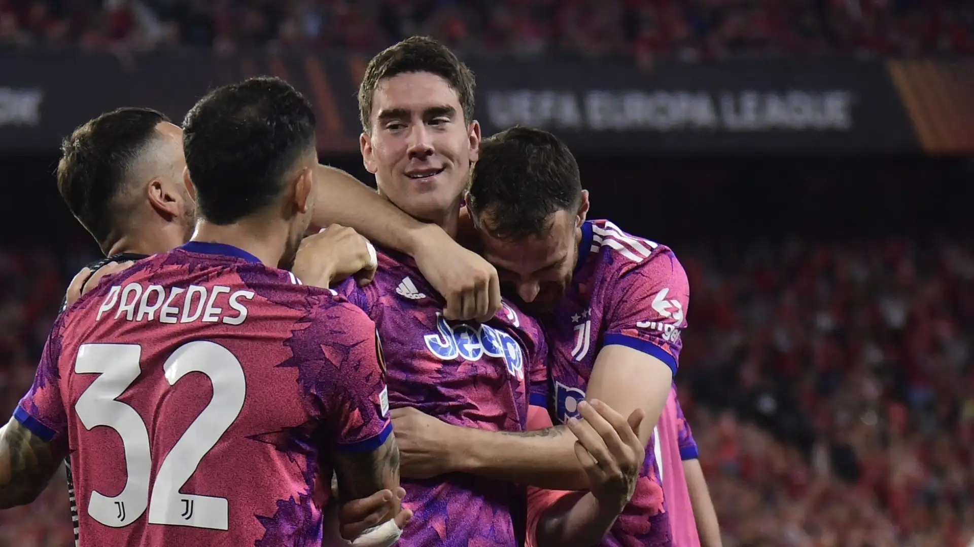 Vlahovic vale 90 milioni di euro secondo la Juventus, disposta a trattare solo se si arriverà vicini a quella cifra