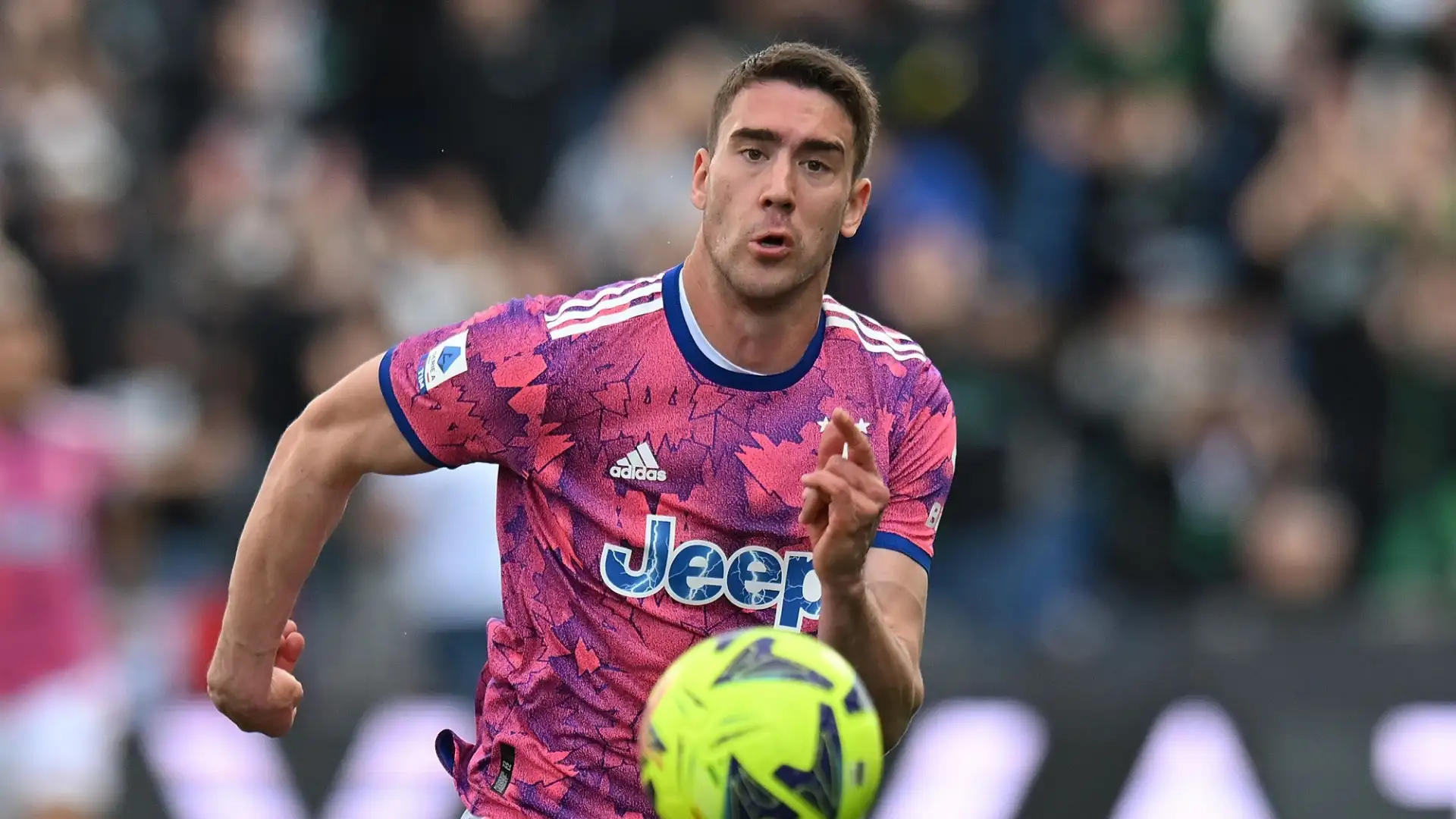 I contatti con i campioni di Francia per l'attaccante serbo si intensificano e la Juve pensa al possibile sostituto