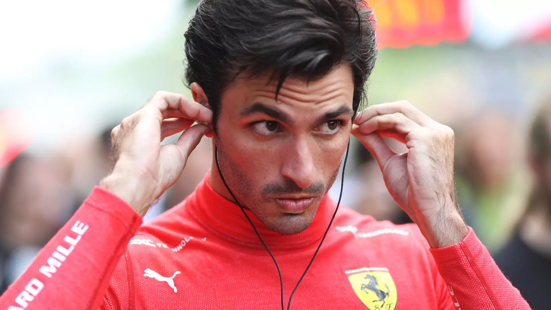 Carlos Sainz schietto: “Ferrari, podio lontanissimo”, ma rilancia per Monza