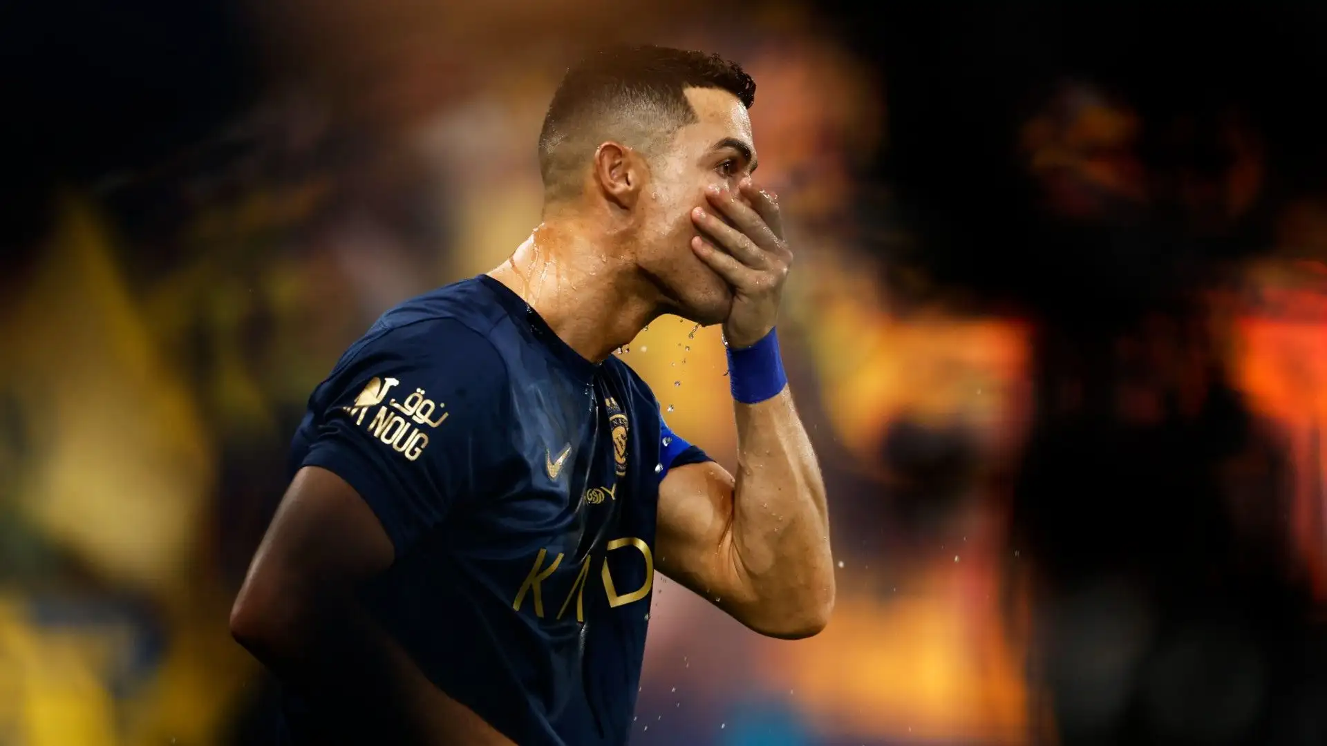 Secondo il direttore di gara, Ronaldo ha spinto un avversario prima di colpire il pallone
