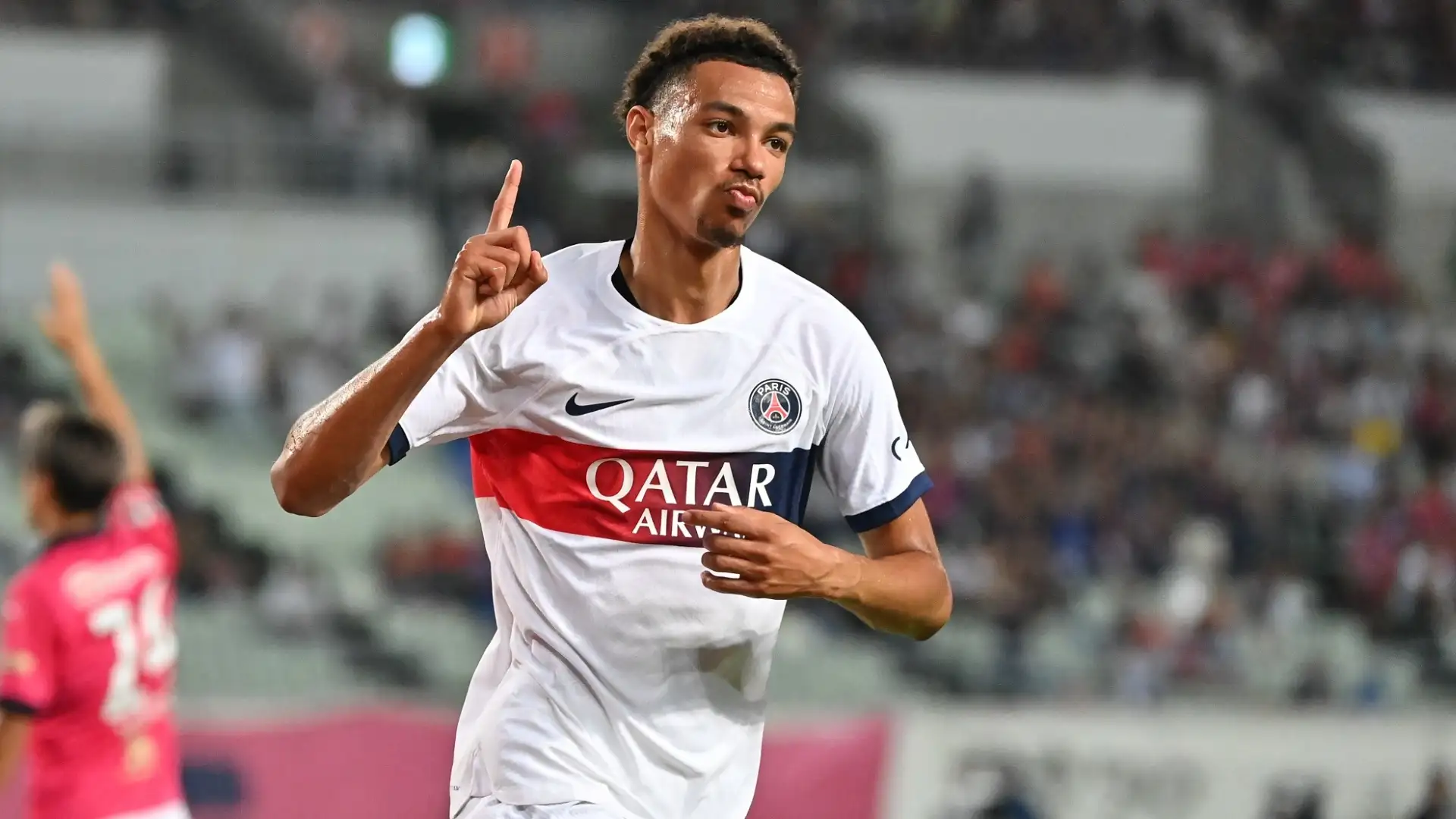 Il Milan sta valutando il possibile arrivo del talento del Psg Hugo Ekitike