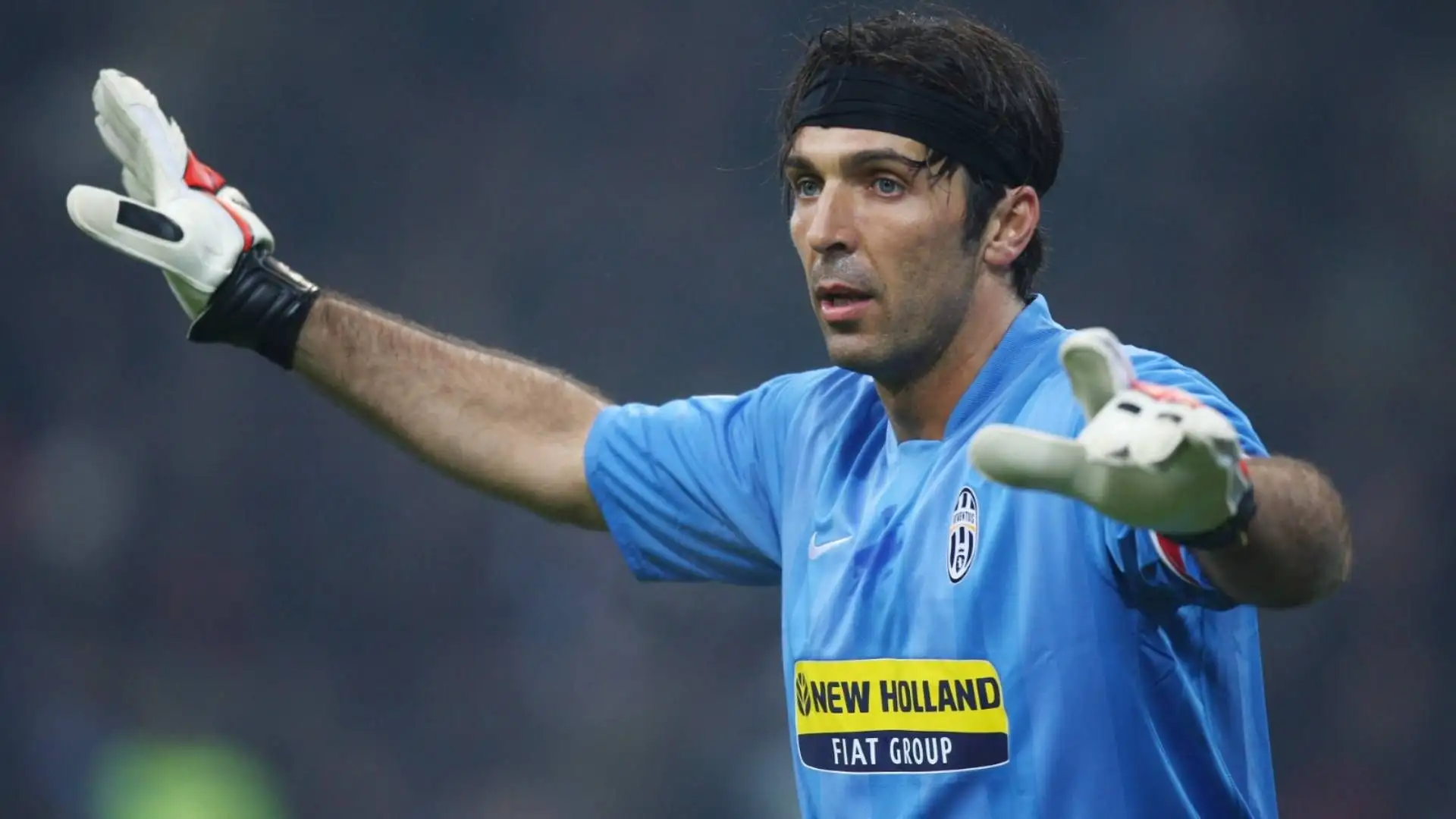 A 45 anni il portiere del Parma ha dato l'addio al calcio giocato