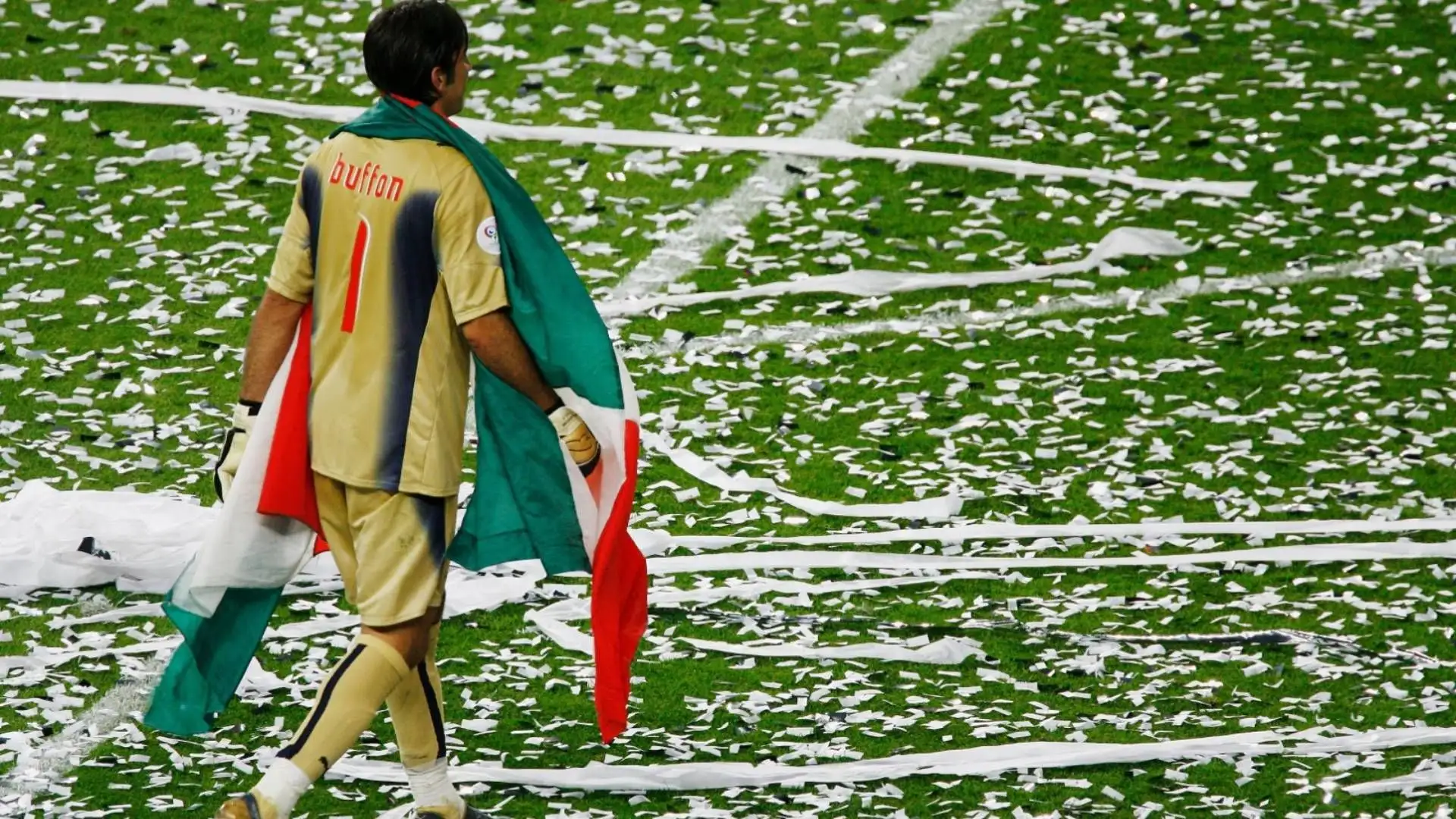 Con la maglia azzurra Gigi si laurea campione del mondo nel 2006 a Berlino