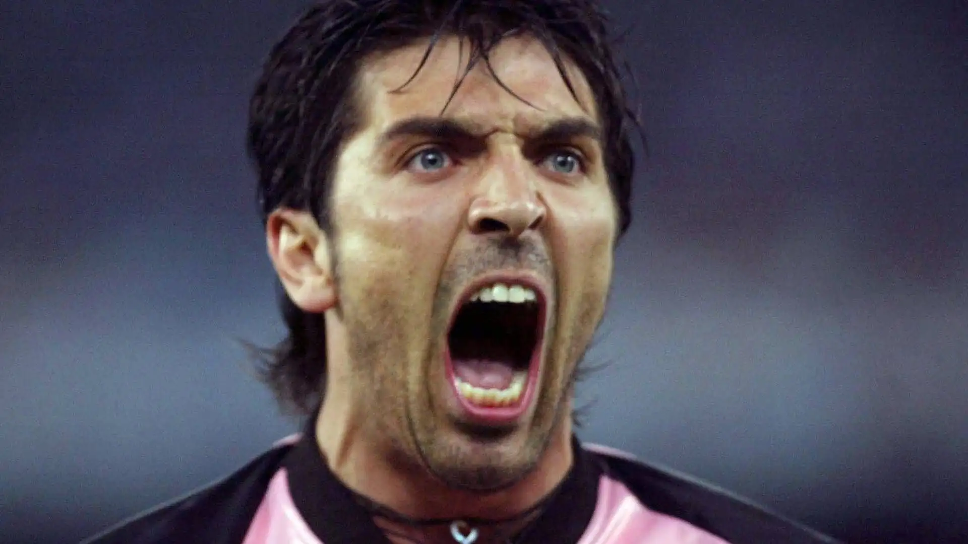 L'avventura francese dura soltanto un anno: nel 2019 Buffon torna alla Juve